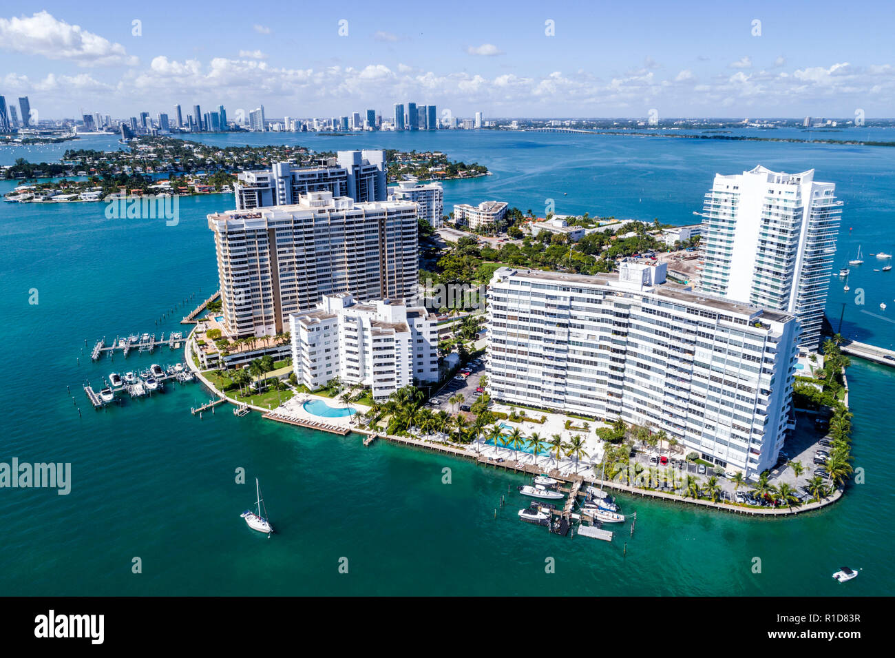 Miami Beach Florida, Biscayne Bay, vue aérienne au-dessus, Belle Isle, gratte-ciel gratte-ciel bâtiment bâtiments condominium appartement résidentiel Banque D'Images