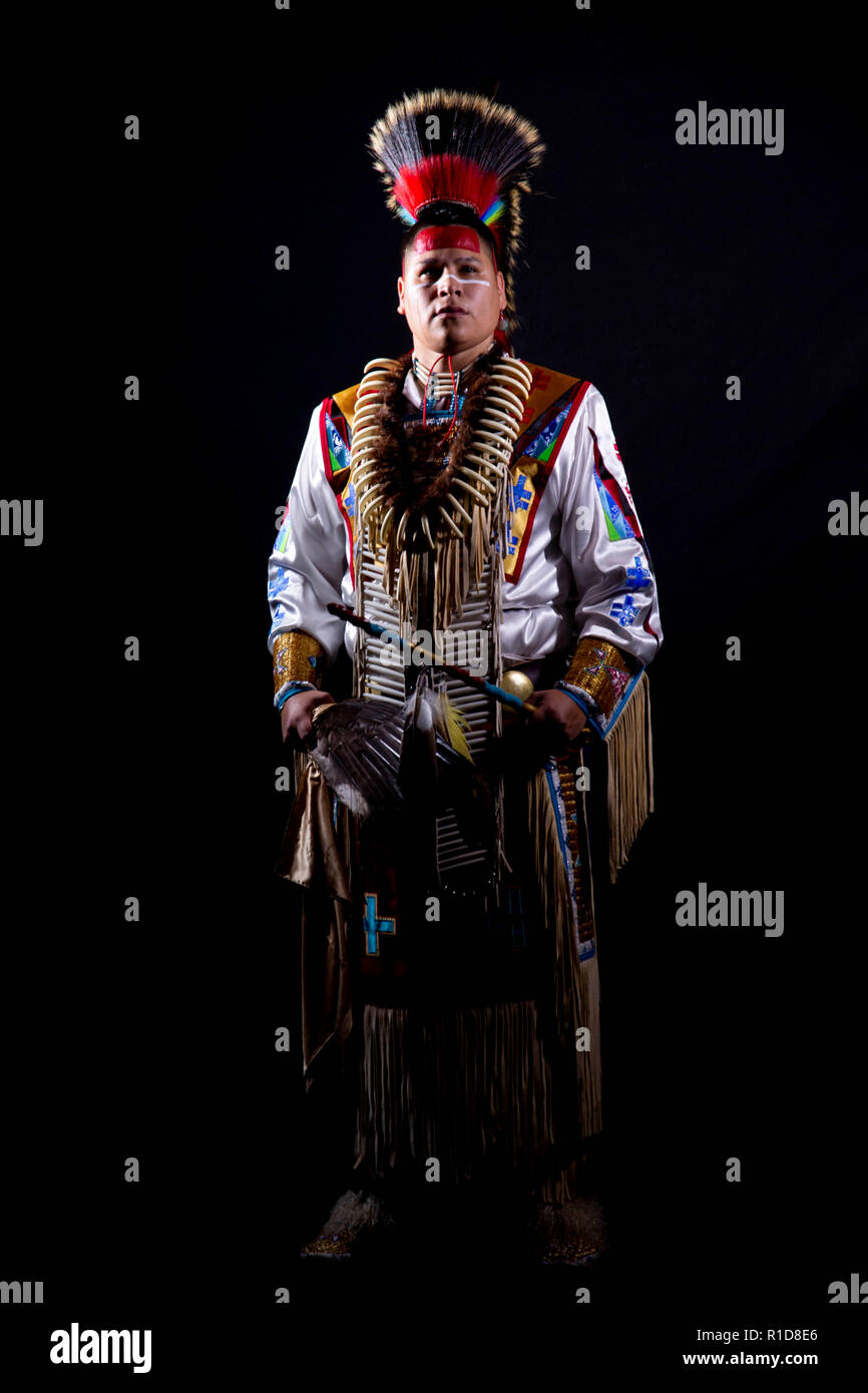 Sioux lakotas en costume autochtone dans le Dakota du Sud Banque D'Images