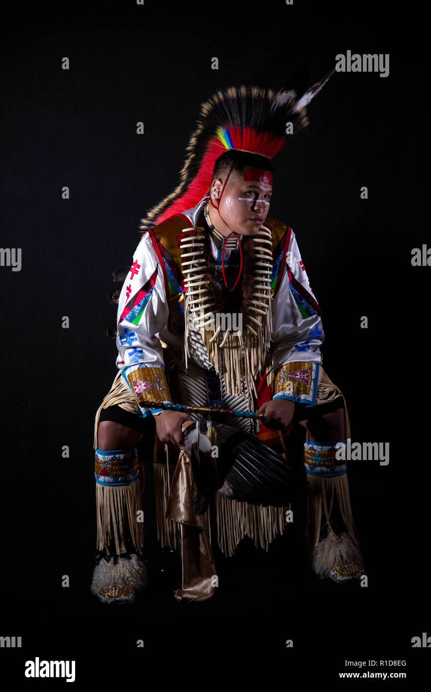 Sioux lakotas en costume autochtone dans le Dakota du Sud Banque D'Images