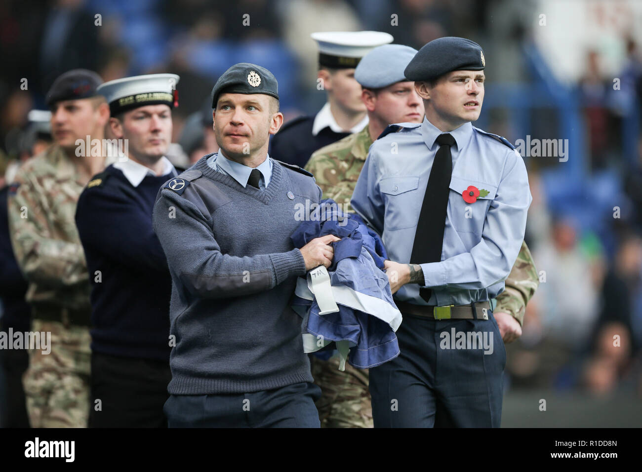 Les membres des forces armées au cours de la Premier League match entre Chelsea et Arsenal à Stamford Bridge sur 11 Novembre 2018 à Londres, en Angleterre. (Photo par Arron Gent/phcimages.com) Banque D'Images