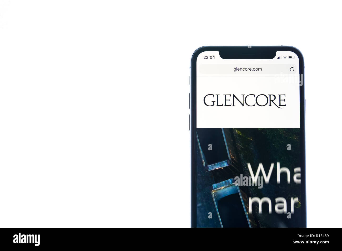 Soleure, Suisse - le 11 novembre 2018 : Glencore logo affiché sur un smartphone moderne Banque D'Images