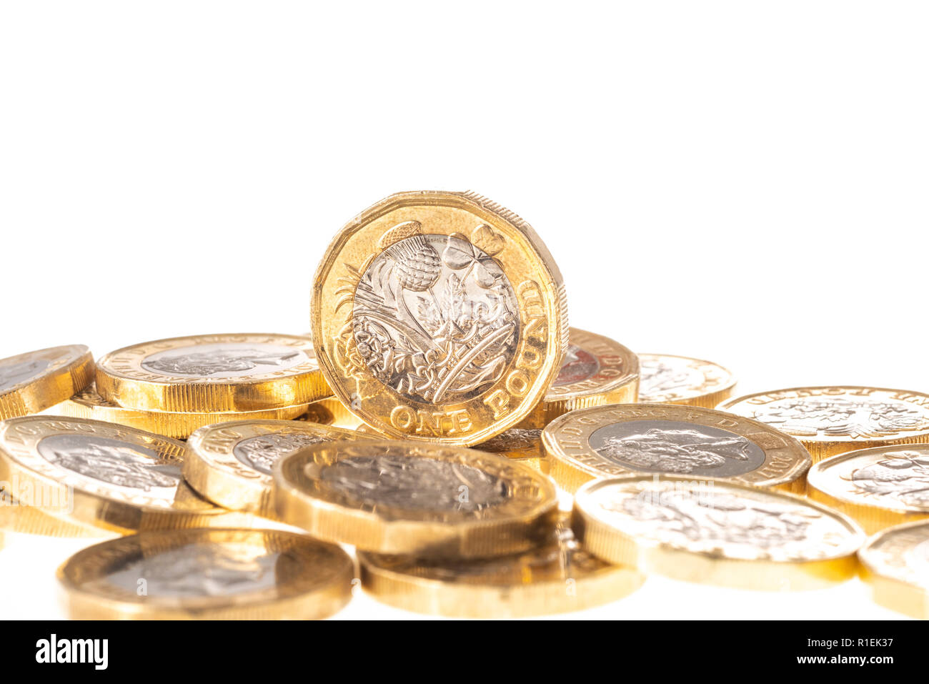 Royaume-uni British Pound coins sur fond blanc Banque D'Images