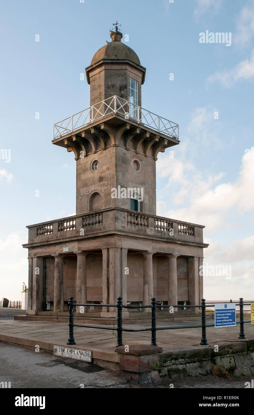 Plage ou abaisser le phare sur la promenade à Fleetwood Lancashire England UK Banque D'Images