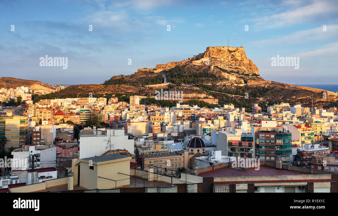 Alicante en Espagne au coucher du soleil Banque D'Images