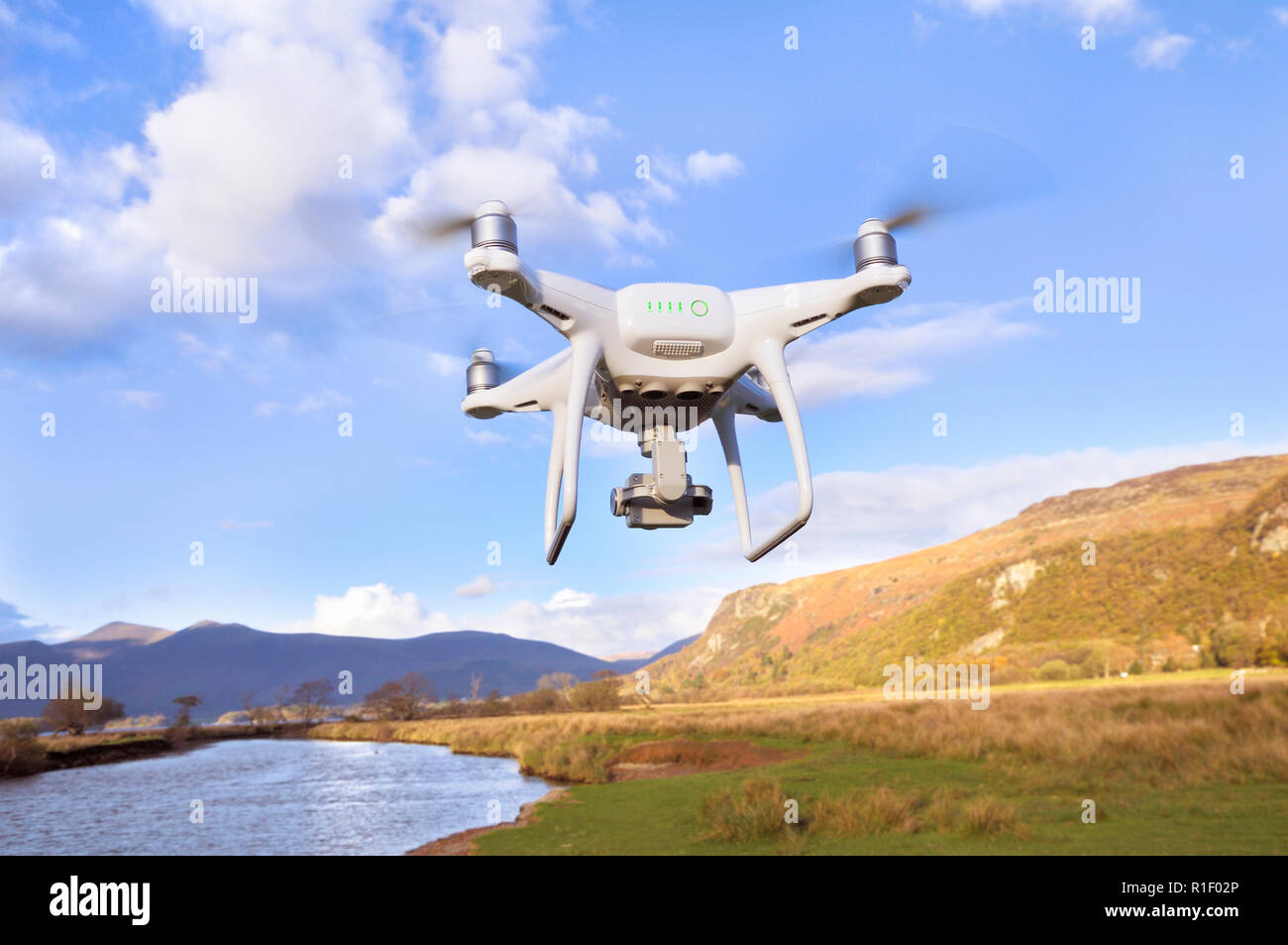 Drone prendre son envol dans le Lake District, Cumbria, England, UK Banque D'Images