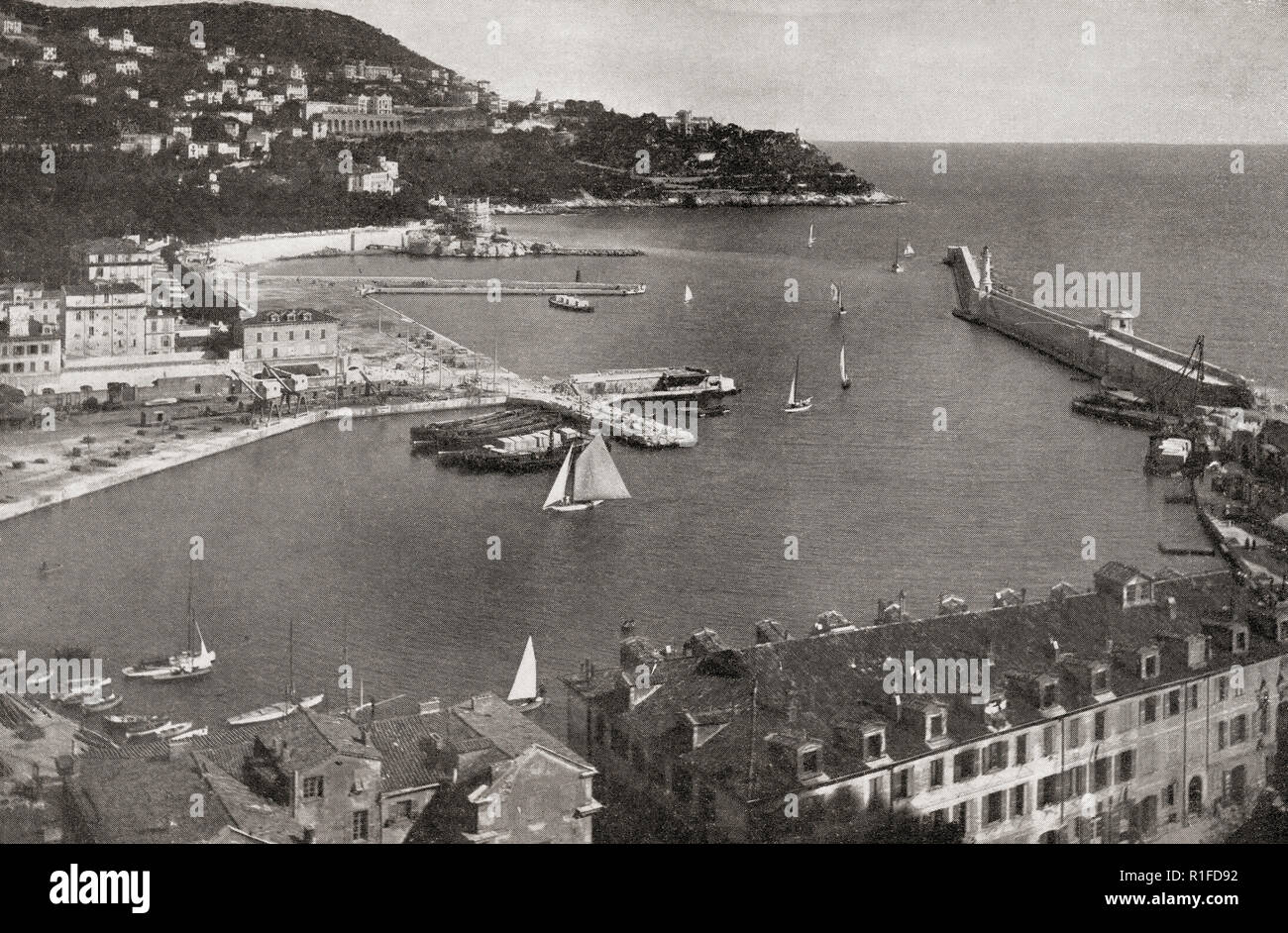 Nice, France, l'entrée du port Lympia vu ici dans les années 1920. De La Esfera, publié en 1921. Banque D'Images