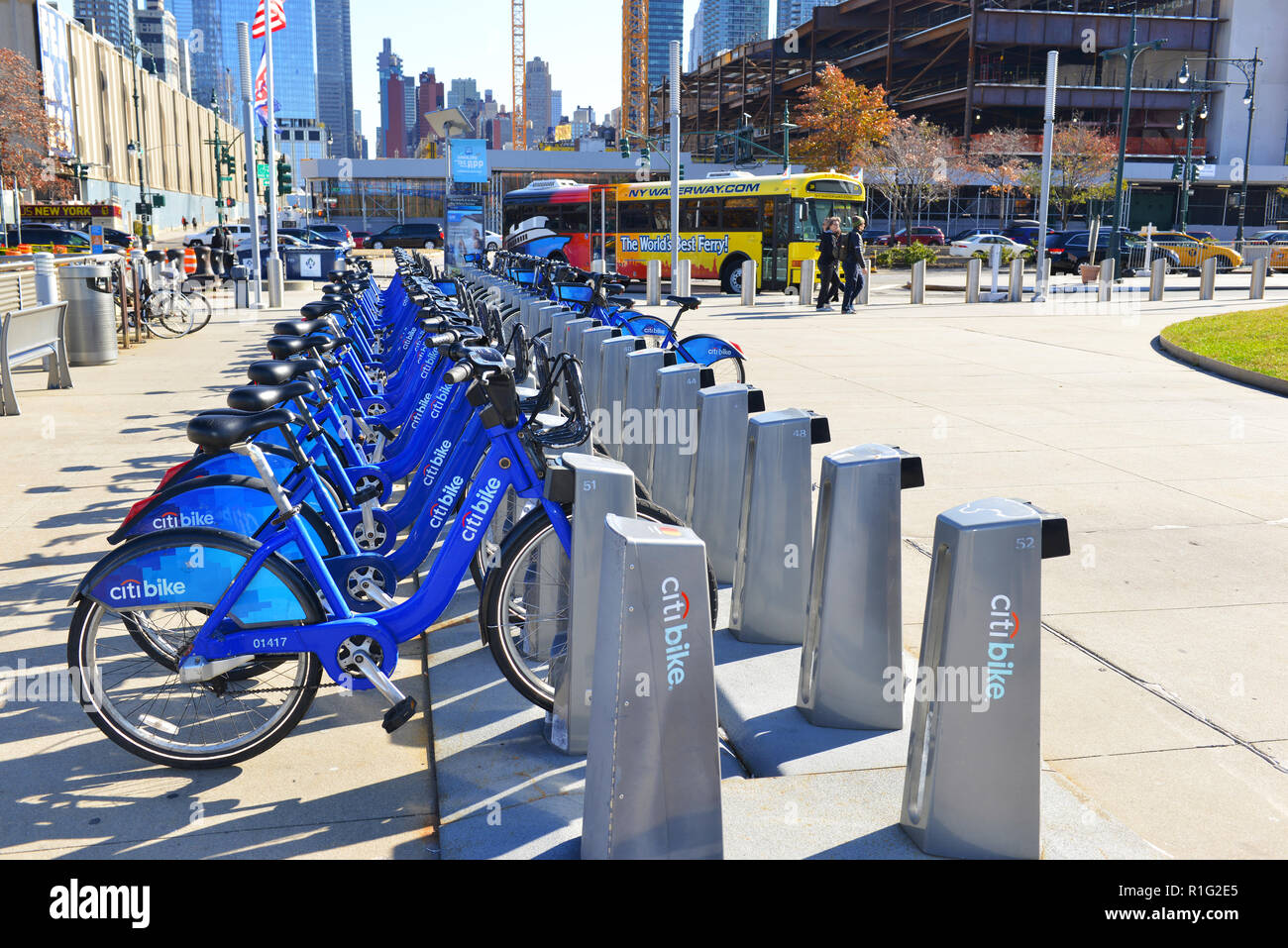 CitiBike, illustré à Midtown est un programme de partage de vélos qui aide à réduire les embouteillages et la circulation routière à Manhattan Banque D'Images