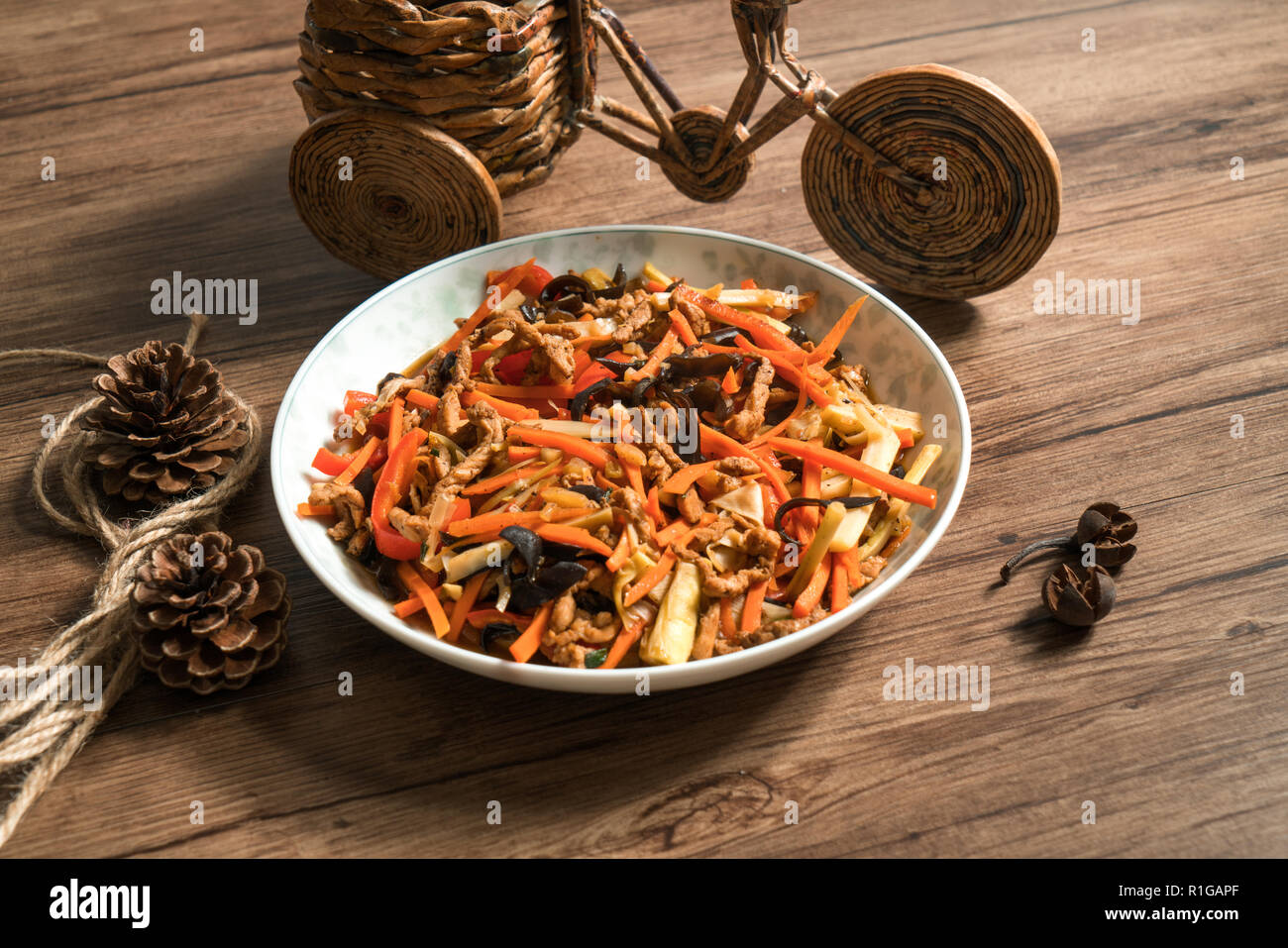 L'alimentation traditionnelle chinoise, sauté de porc à la sauce de poisson Banque D'Images