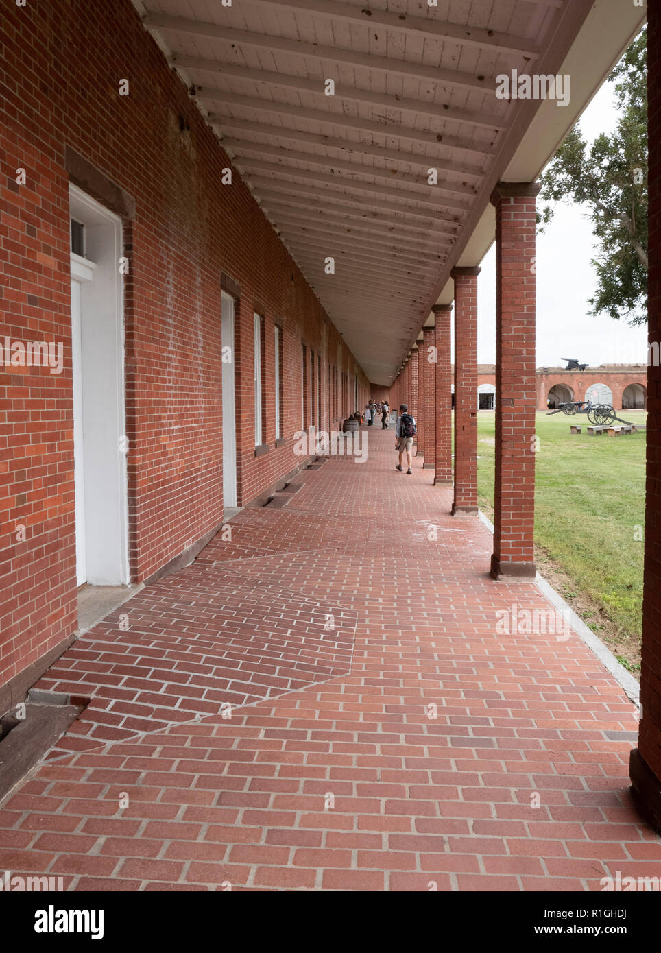 Casernes et bâtiments de l'administration à Fort Pulaski National Monument garde la Savannah en Géorgie AUX ETATS UNIS Banque D'Images