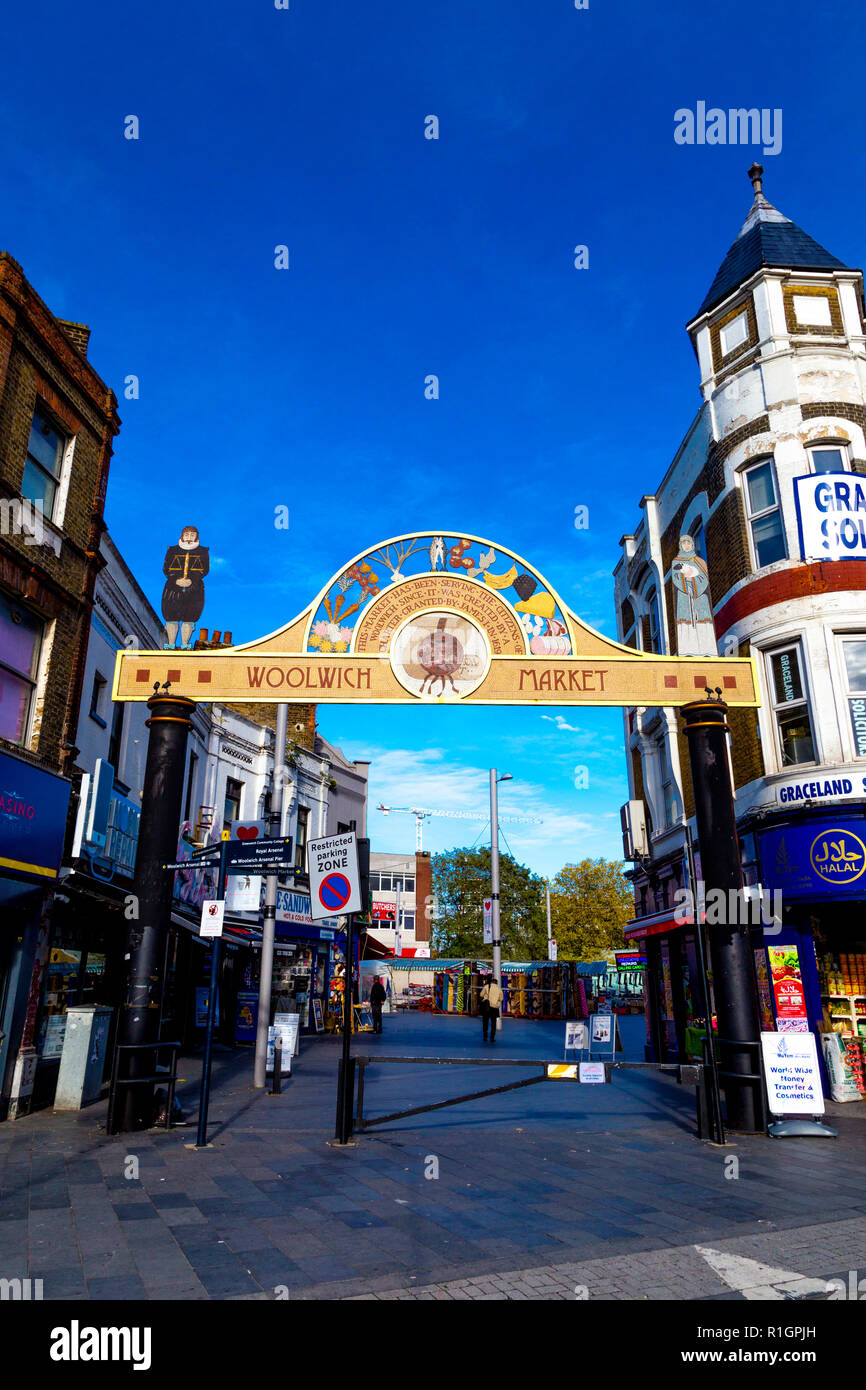 Signer pour Woolwich Woolwich dans marché Londres, Royaume-Uni Banque D'Images