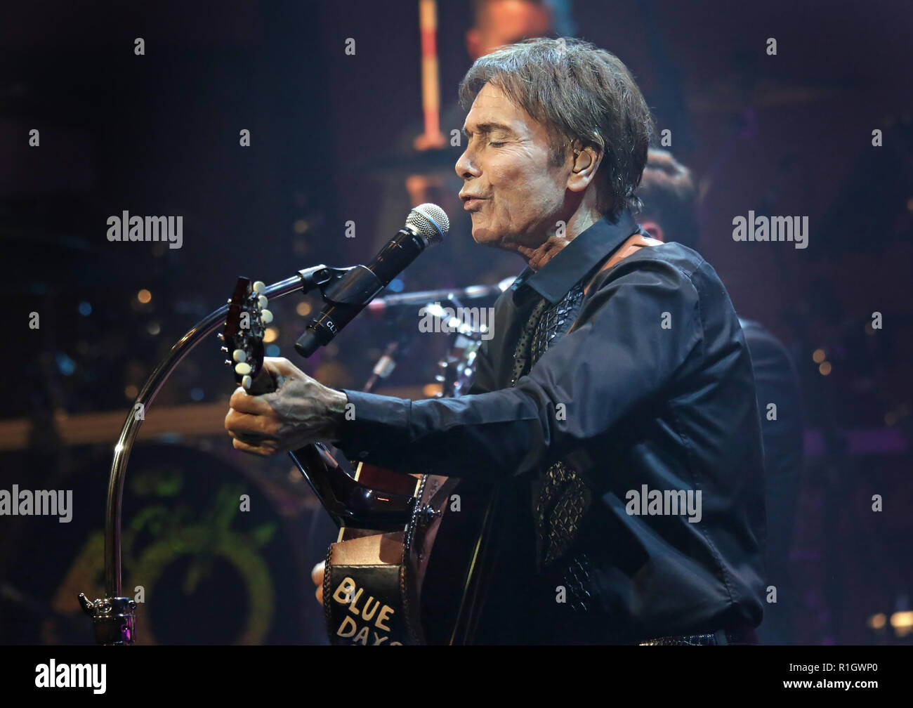 Sir Cliff Richard effectue à la Manchester Bridgewater Hall avec : Cliff Richard Où : Manchester, Royaume-Uni Quand : 12 Oct 2018 Credit : Sakura/WENN.com Banque D'Images