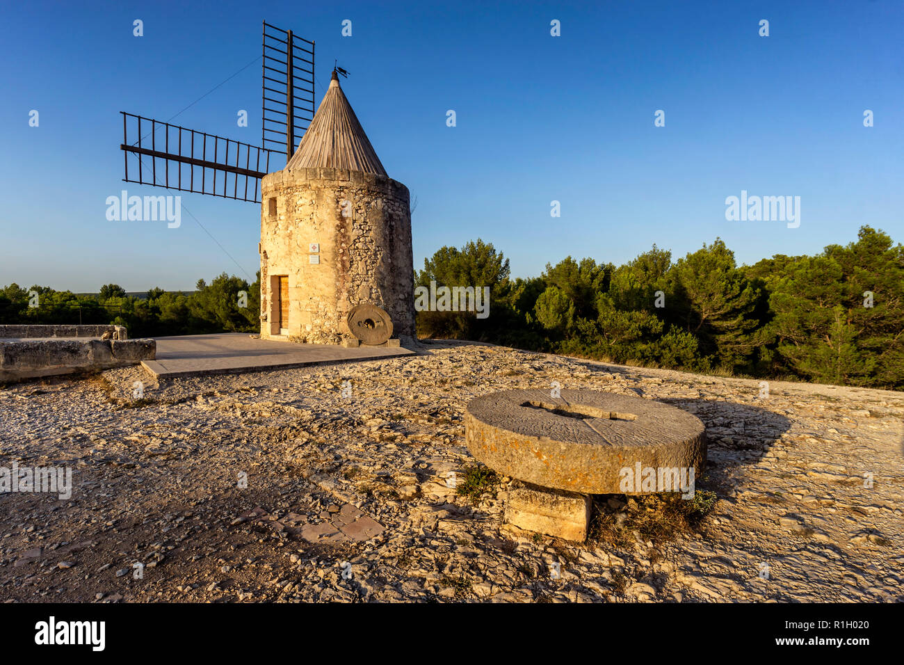 Moulin de Daudet, Fontvieille, Provence-Alpes-Côte d'Azur, Provence, France Banque D'Images