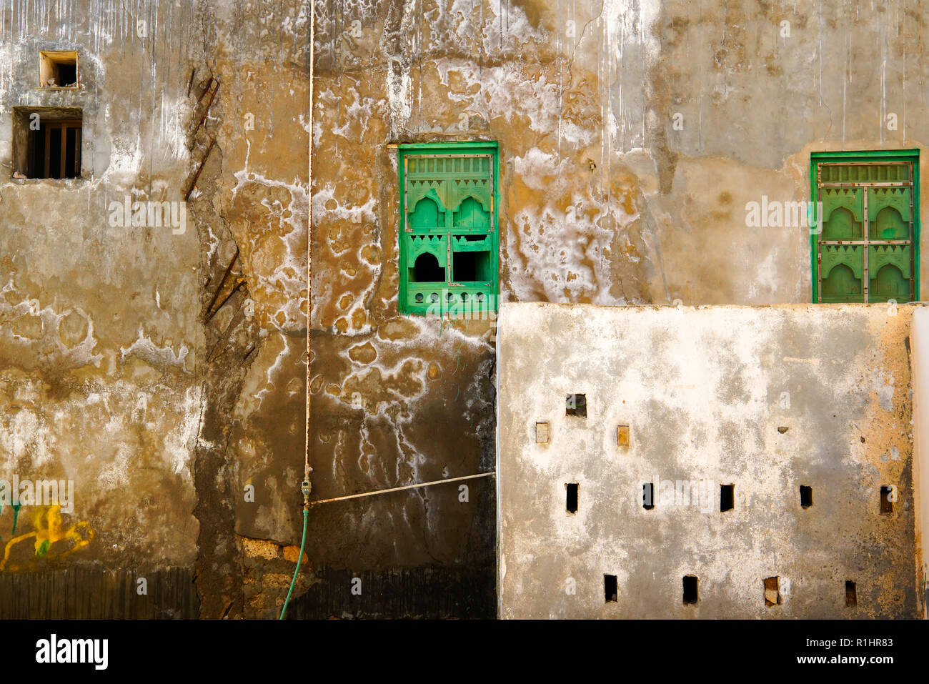 Maison traditionnelle omanaise abandonnés dans la région de Dhofar, Mirbat, Oman. Banque D'Images