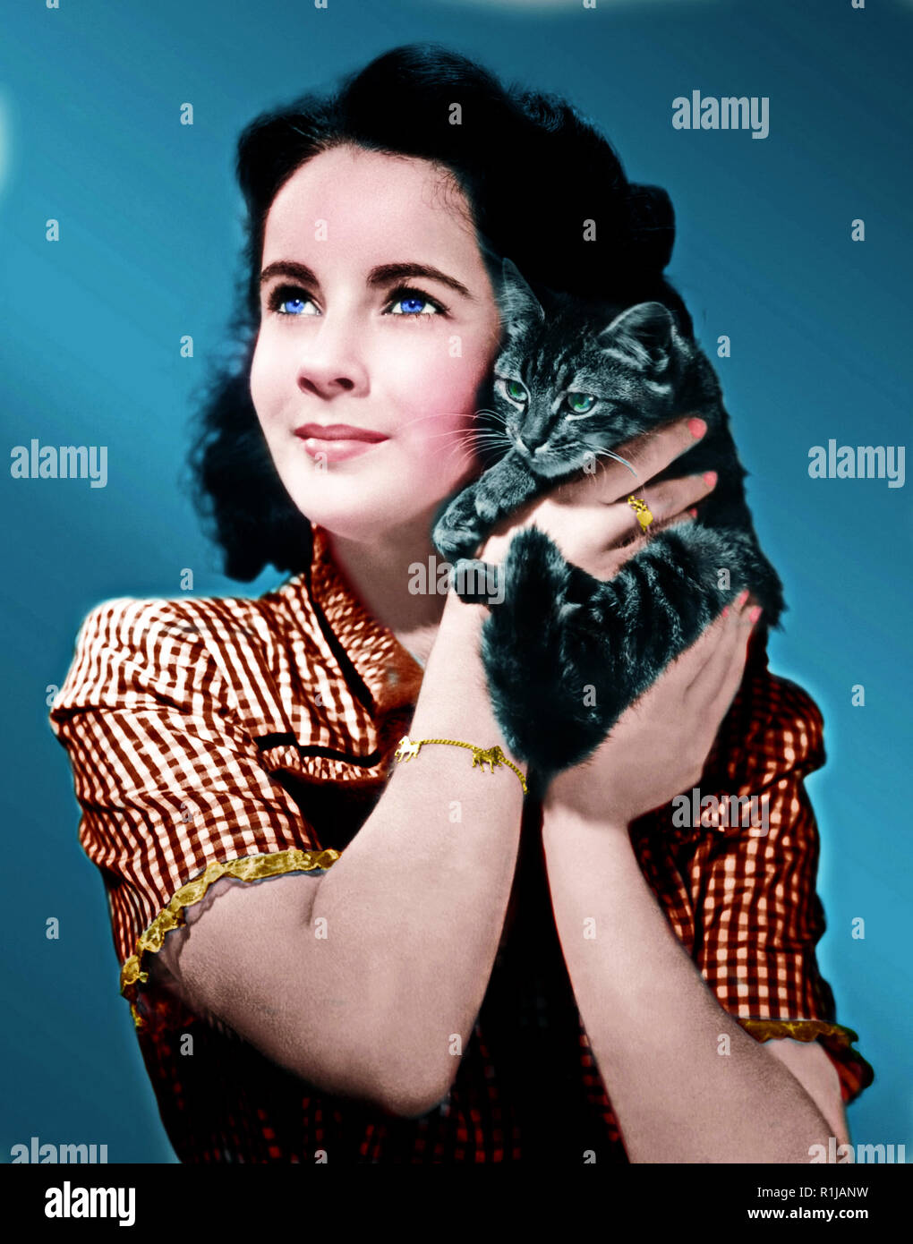 Dame Elizabeth Rosemond Taylor DBE (Février 27, 1932 - March 23, 2011) était un acteur américain, femme d'affaires, et de l'action humanitaire. Elle a commencé sa carrière comme actrice d'un enfant au début des années 1940, et a été l'un des plus populaires des stars du cinéma hollywoodien classique dans les années 1950. Elle poursuit sa carrière avec succès dans les années 1960, et est resté un personnage public bien connu pour le reste de sa vie. En 1999, l'American Film Institute l'a nommée le septième plus grand-écran femelle légende. Hollywood : Crédit Photo Archive / MediaPunch Banque D'Images