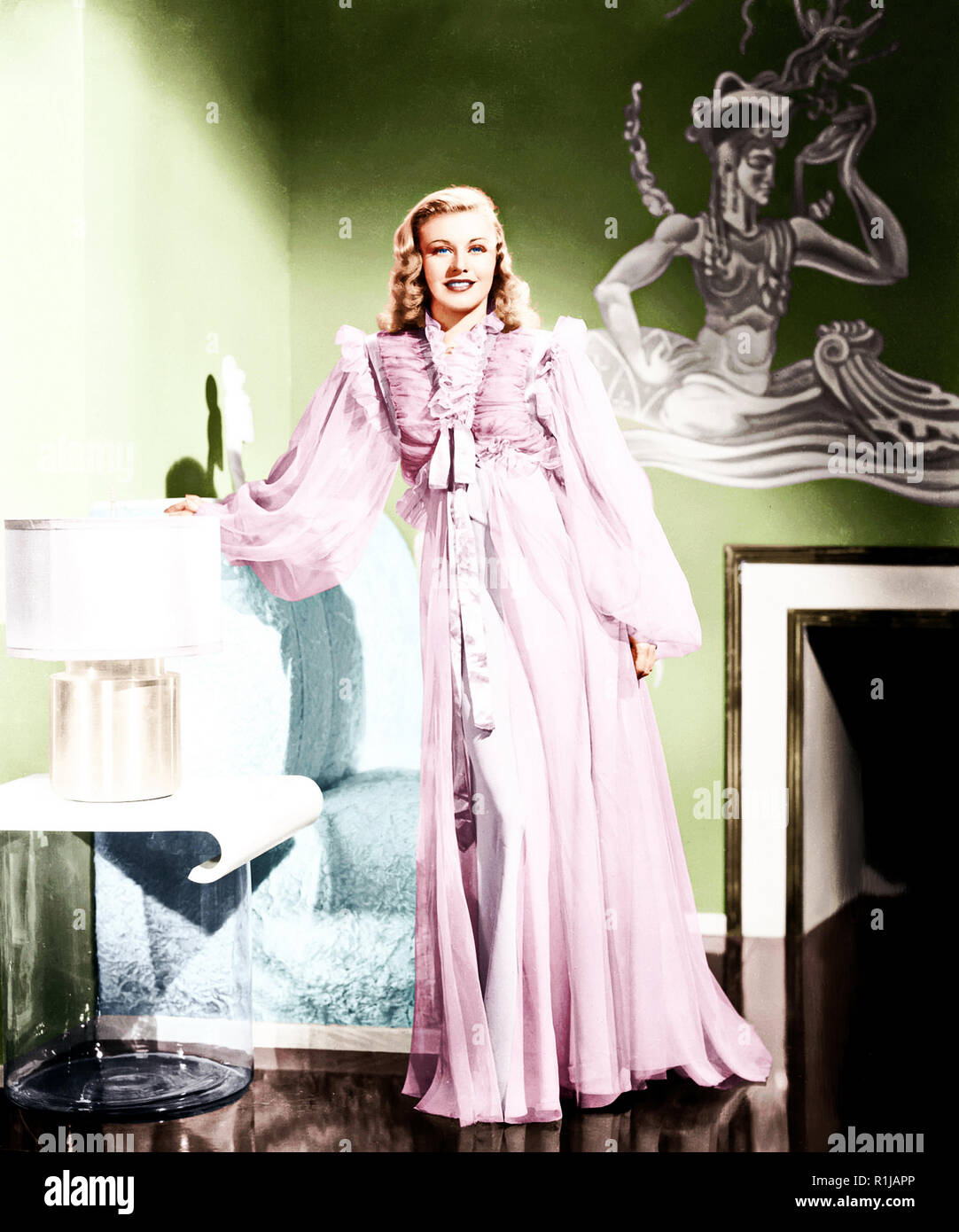 Ginger Rogers (né Virginia Katherine Denis ; Juillet 16, 1911 ñ 25 Avril, 1995) était une actrice, danseuse et chanteuse. Elle est surtout connue pour son premier rôle dans Kitty Foyle (1940). Elle a joué dans des films musicaux de la RKO (en partenariat avec Fred Astaire) sur scène, à la radio et à la télévision, pendant la plus grande partie du xxe siècle. Hollywood : Crédit Photo Archive / MediaPunch Banque D'Images