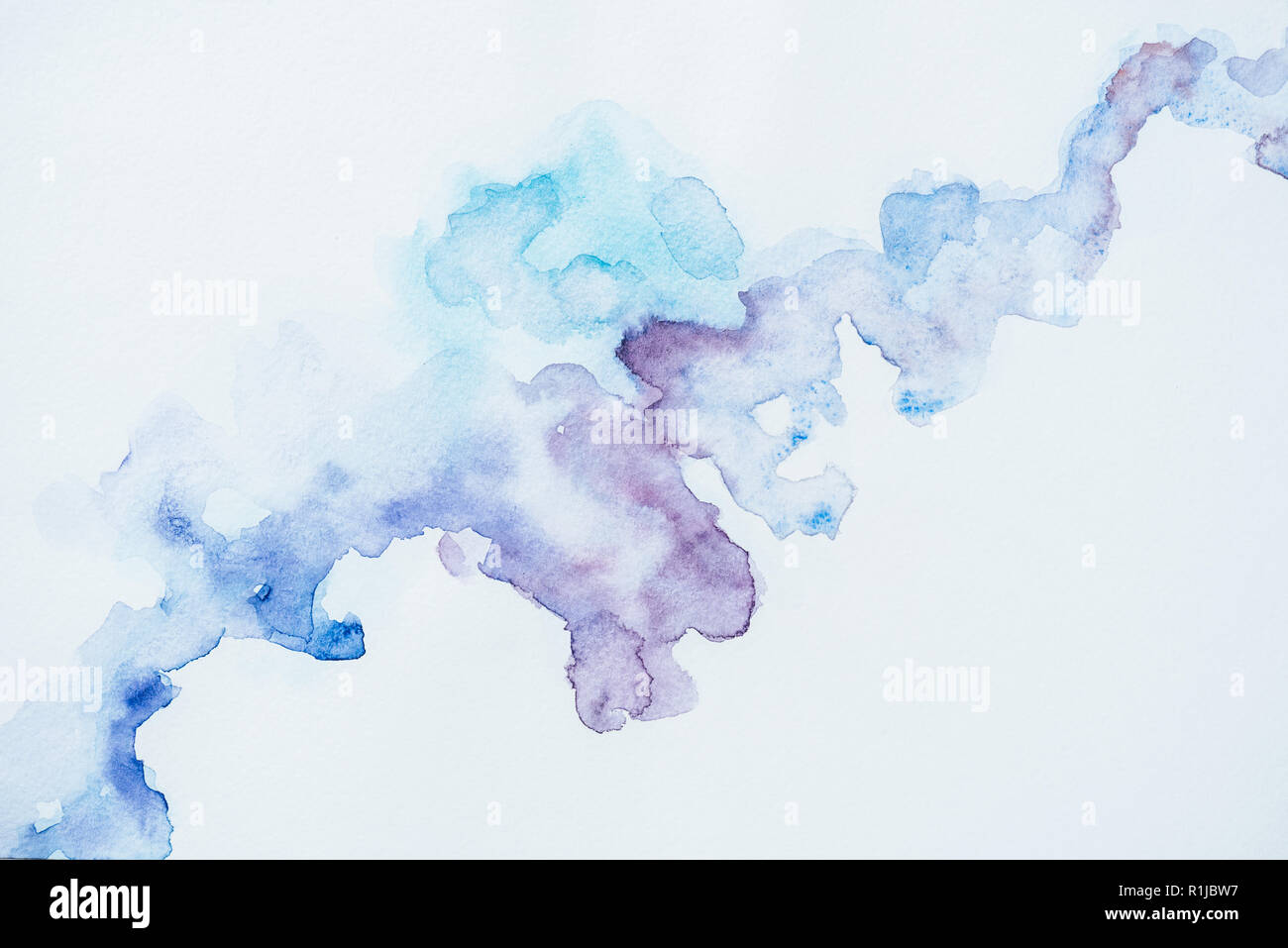 Texture abstrait bleu et violet avec des taches d'aquarelle Banque D'Images