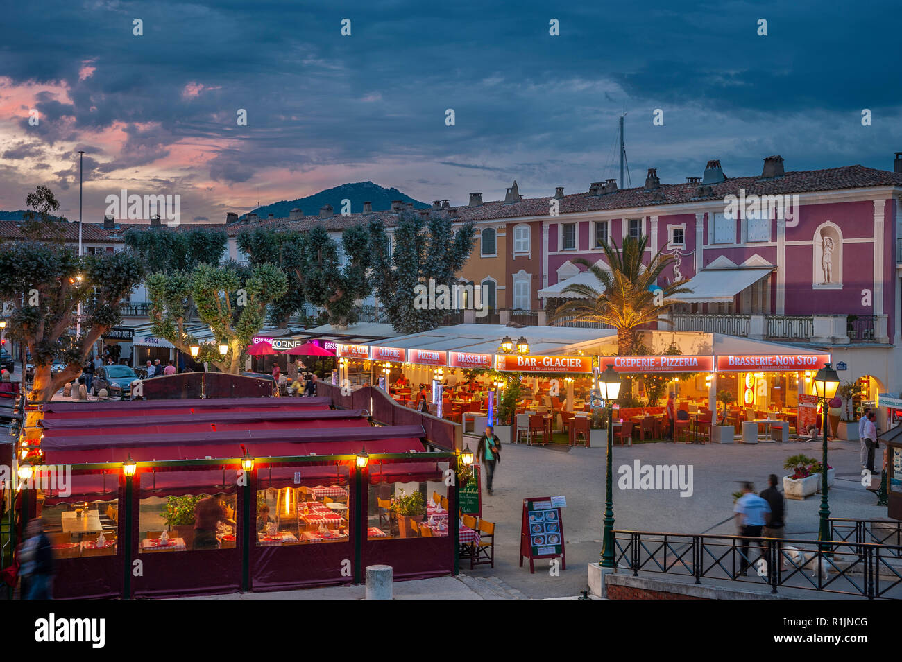 Place du marché, Port Grimaud, Var, Provence-Alpes-Côte d'Azur, France,  Europe Photo Stock - Alamy