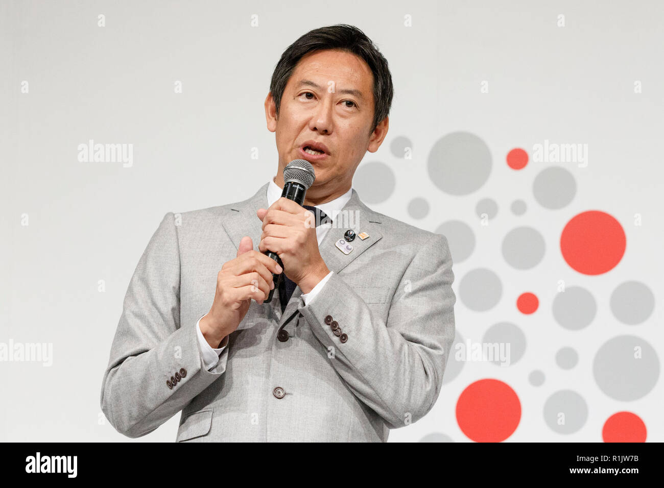 Daichi Suzuki, ancien dos nageur et commissaire de l'Agence Sports Japon parle au cours d'une conférence de presse pour annoncer un nouveau projet ''JAAF RunLink'' par l'Association japonaise des fédérations d'athlétisme le 13 novembre 2018, Tokyo, Japon. Credit : Rodrigo Reyes Marin/AFLO/Alamy Live News Banque D'Images