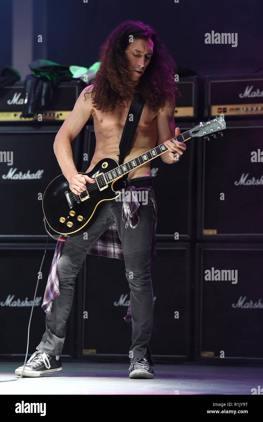 Ny - 11 novembre : Brent Woods de la Sebastian Bach Band lors du spectacle Rock Fest 1980 au Miramar amphithéâtre du parc régional le 11 novembre 2018 à Miramar, en Floride. Credit : mpi04/MediaPunch Banque D'Images