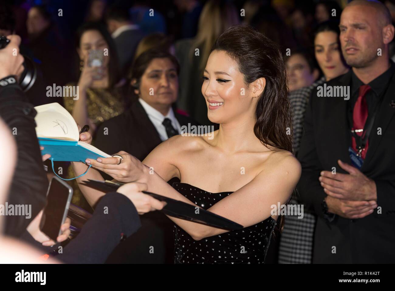 Londres, Royaume-Uni. 13Th Nov, 2018. Claudia Kim assiste à la Crimes animaux fantastiques de Grindelwald - UK Premiere. Londres, Royaume-Uni. 13/11/2018 | Le monde d'utilisation : dpa Crédit photo alliance/Alamy Live News Banque D'Images