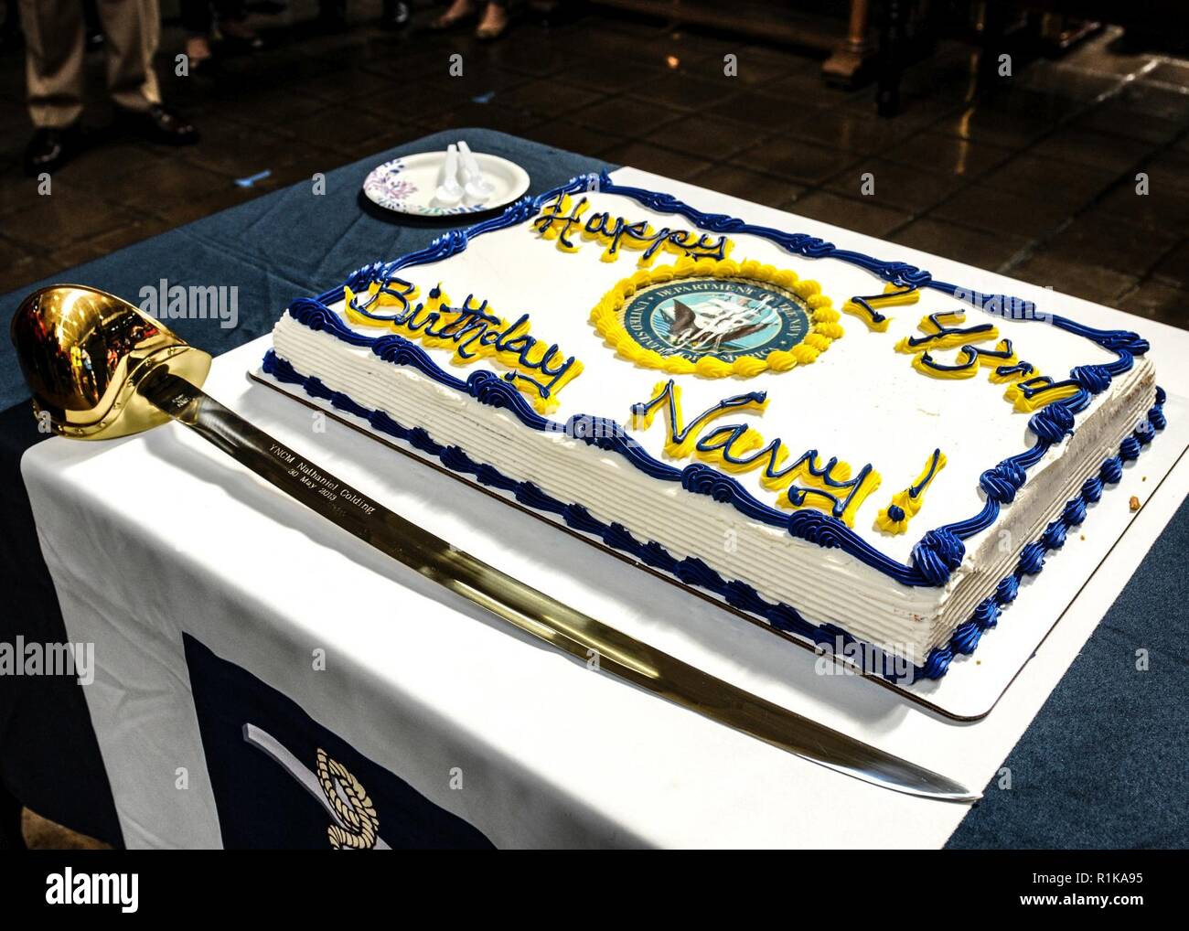 Washington Octobre 12 18 Le Gateau D Anniversaire De La Marine A L Ecran Lors D Une Visite D Honneur De La Region De La Baie De Vol Californie Pour Le Musee National De La Marine Washington Octobre 12 18 Le Gateau D Anniversaire De La Marine A L Ecran Lors D Une Visite D Honneur De La Region De La Baie De Vol Californie Pour Le Musee National De La Marine