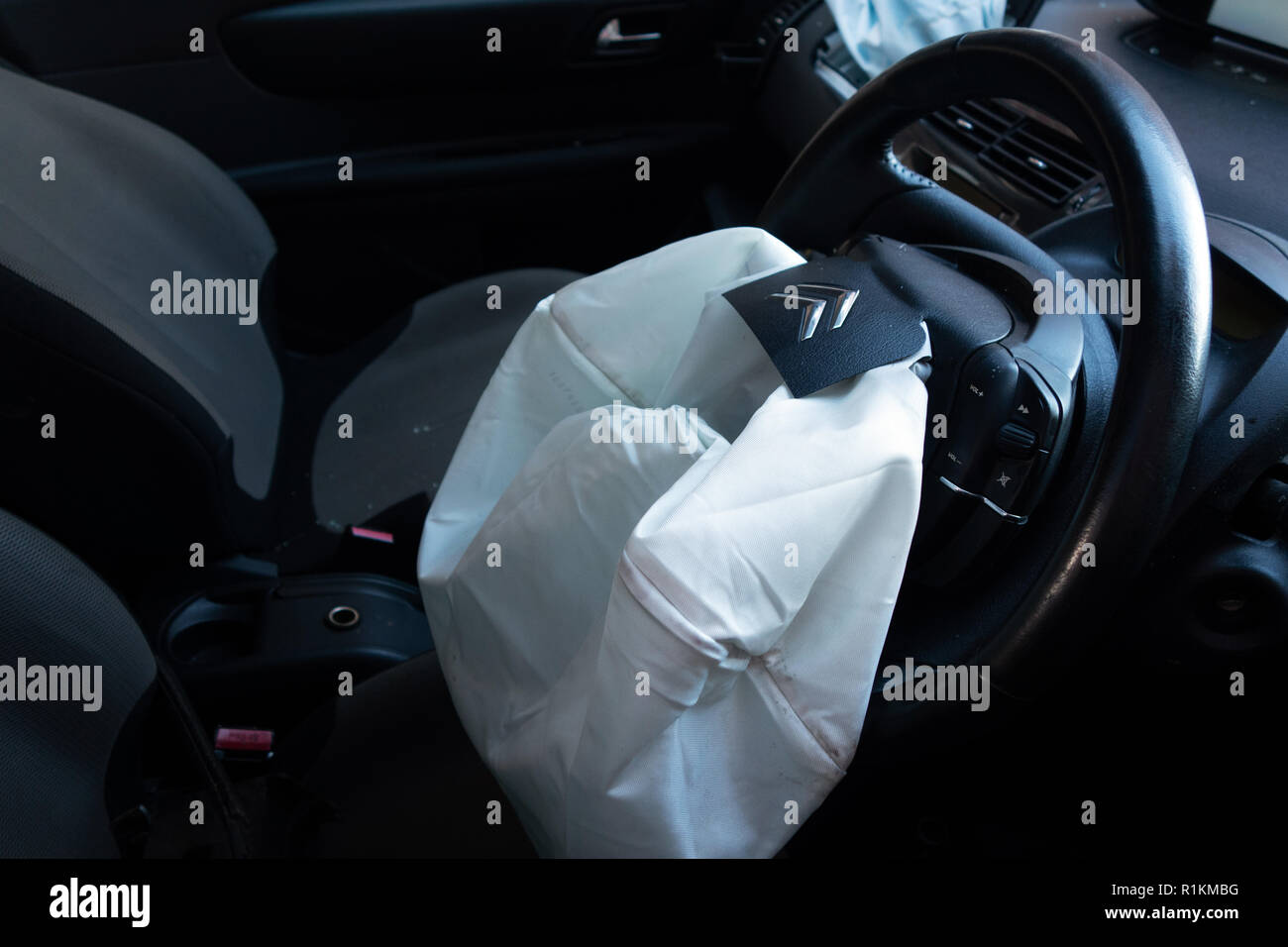 Airbag déclenché Banque de photographies et d’images à haute résolution Alamy