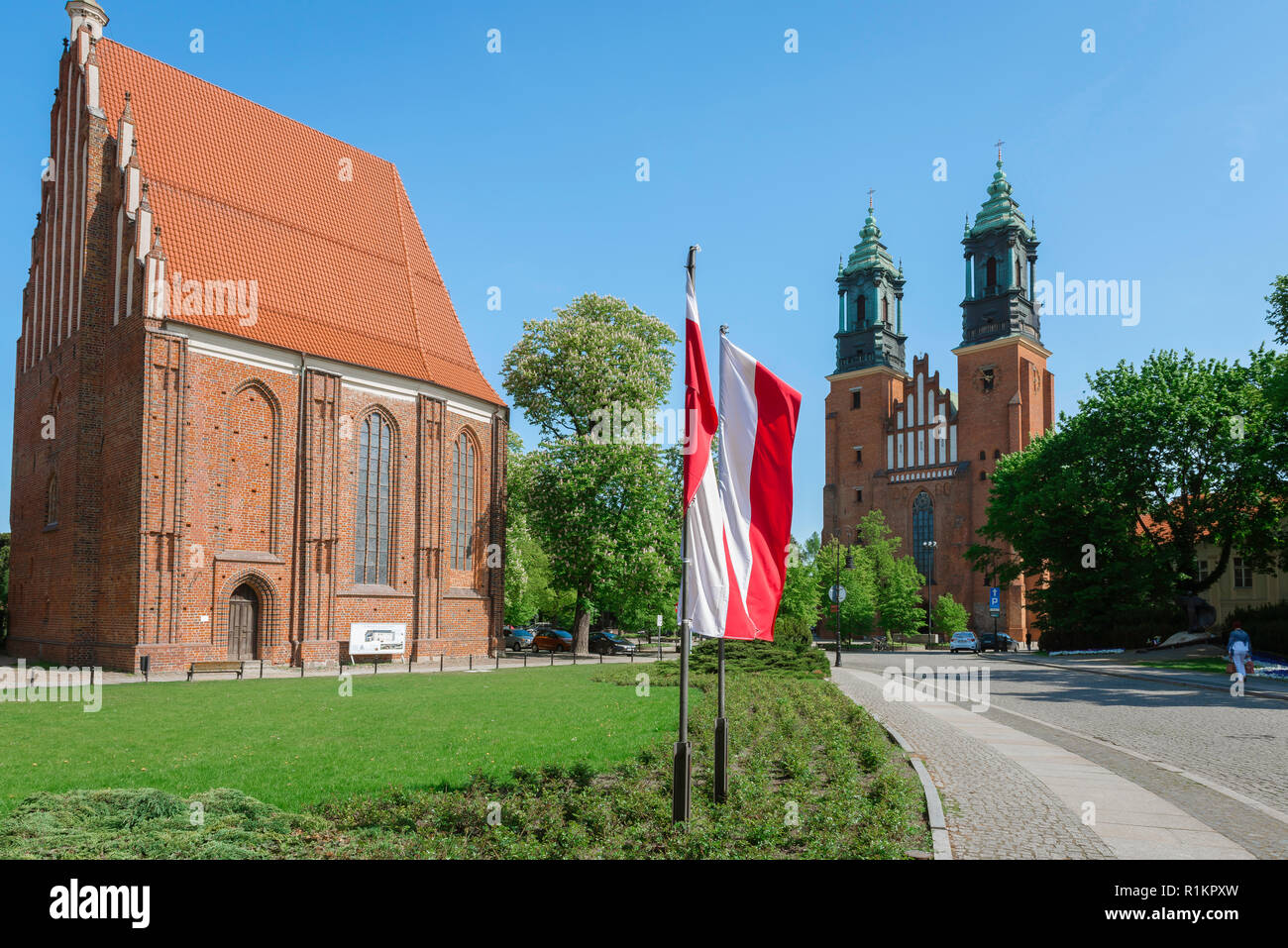 Poznan Ostrow Tumski, vue sur l'église de Notre-Dame dans Summo (à gauche) et de la cathédrale de Poznan sur l'île de la cathédrale (Ostrow Tumski), Poznan, Pologne. Banque D'Images