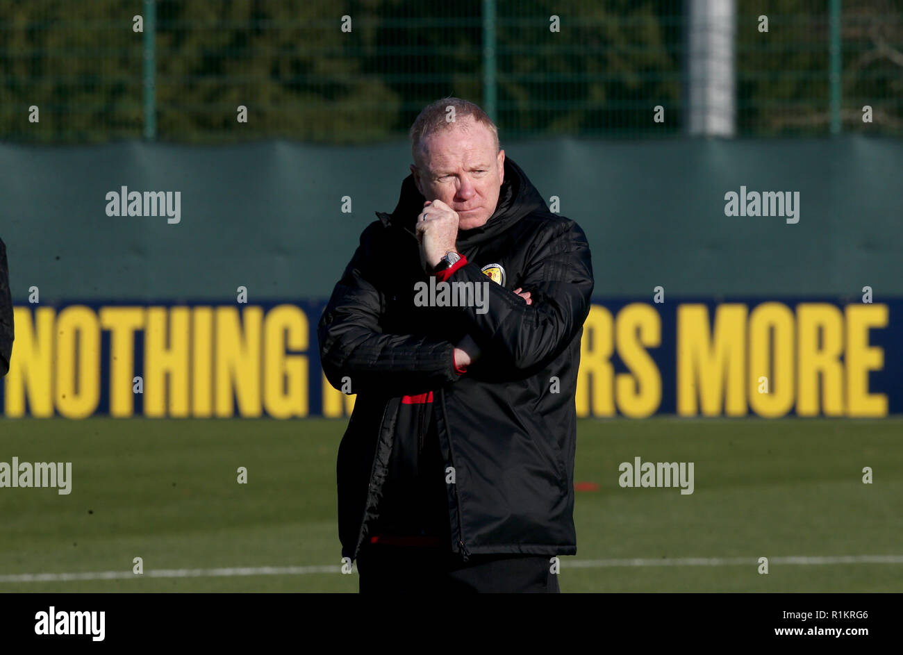 Alex McLeish, responsable écossais, pendant la session de formation à Édimbourg. APPUYEZ SUR ASSOCIATION photo. Date de la photo: Mardi 13 novembre 2018. Voir PA Story FOOTBALL Scotland. Le crédit photo devrait se lire comme suit : Jane Barlow/PA Wire. Banque D'Images
