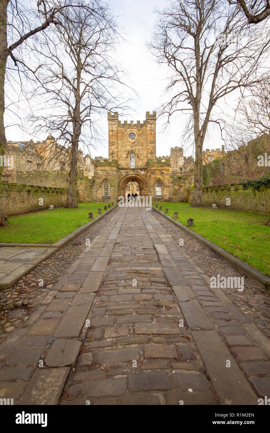 Durham/Angleterre - Chemin menant à Château de Durham Banque D'Images
