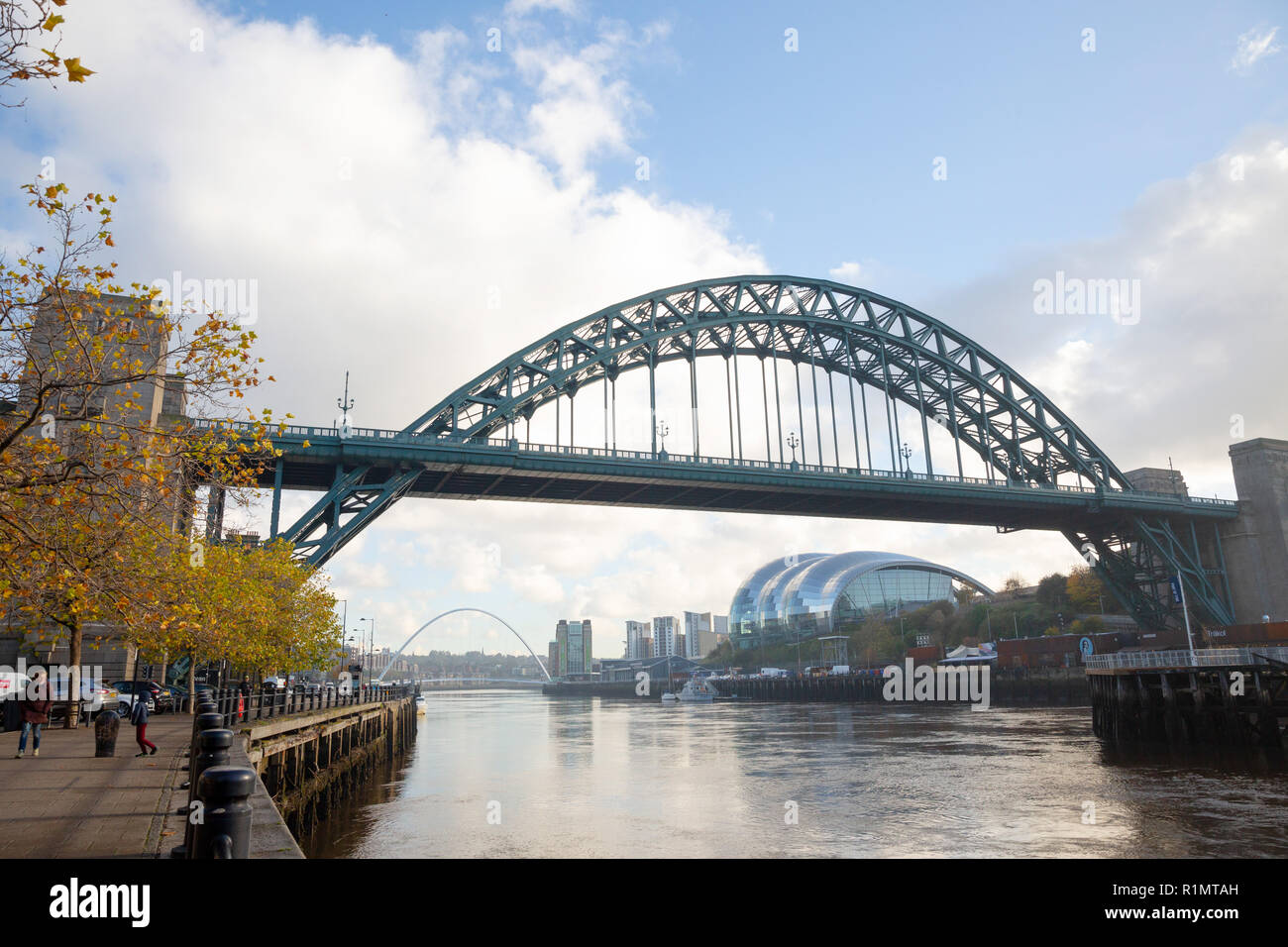 Newcastle sur Tyne/Angleterre - 10/10/2018 : Pont Tyne sur un matin d'hiver brumeux Banque D'Images