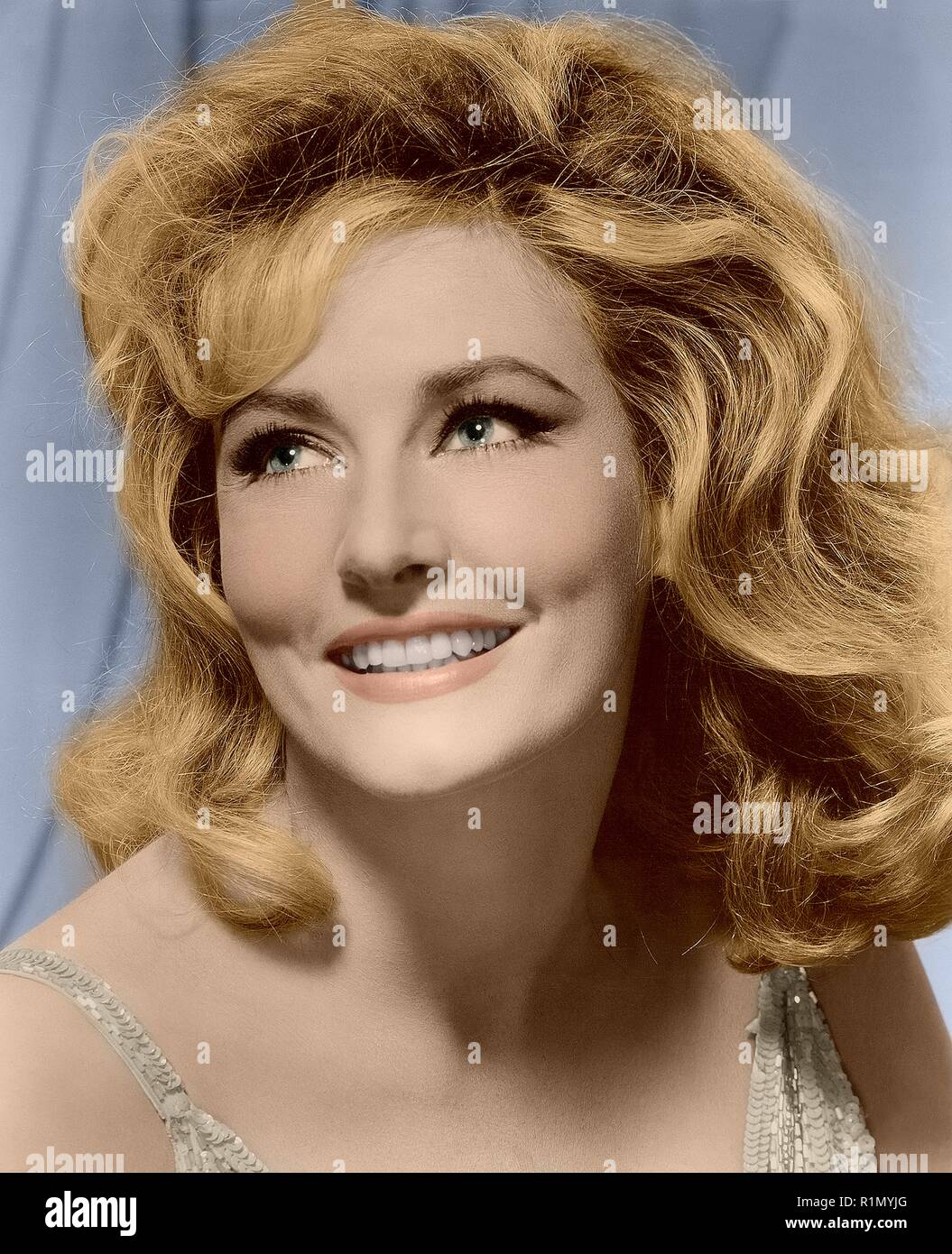 Elga Andersen (2 février 1935 - 7 décembre, 1994) était une actrice et chanteuse allemande. Elle a joué dans plus d'une douzaine de films français dans les années 1950 et 1960 et a également fait ses débuts en tant qu'artiste d'enregistrement dans les années 1950. Elle a chanté les chansons 'Treu sein" et "ündenlied' dans le film de 1961 Les Canons de Navarone, et co-vedette dans le film 1971 Steve McQueen Le Mans. Avec son deuxième mari, Peter Gimbel, elle entreprend une expédition de plongée 1981 de l'épave du SS Andrea Doria. Archives Photos / MediaPunch Hollywood Banque D'Images