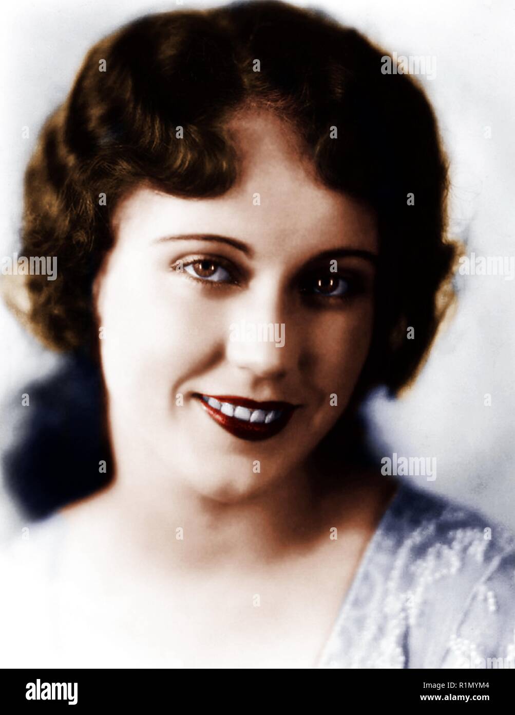 Vina Fay Wray (Septembre 15, 1907 - 8 août, 2004) était une actrice canado-américain surtout connu pour avec comme Ann Darrow dans le film King Kong de 1933. Grâce à une carrière de comédien qui s'est étendue sur près de six décennies, Wray atteint une reconnaissance internationale en tant qu'actrice dans les films d'horreur. Elle a été surnommé l'un des premiers 'scream Queens'. Archives Photos / MediaPunch Hollywood Banque D'Images