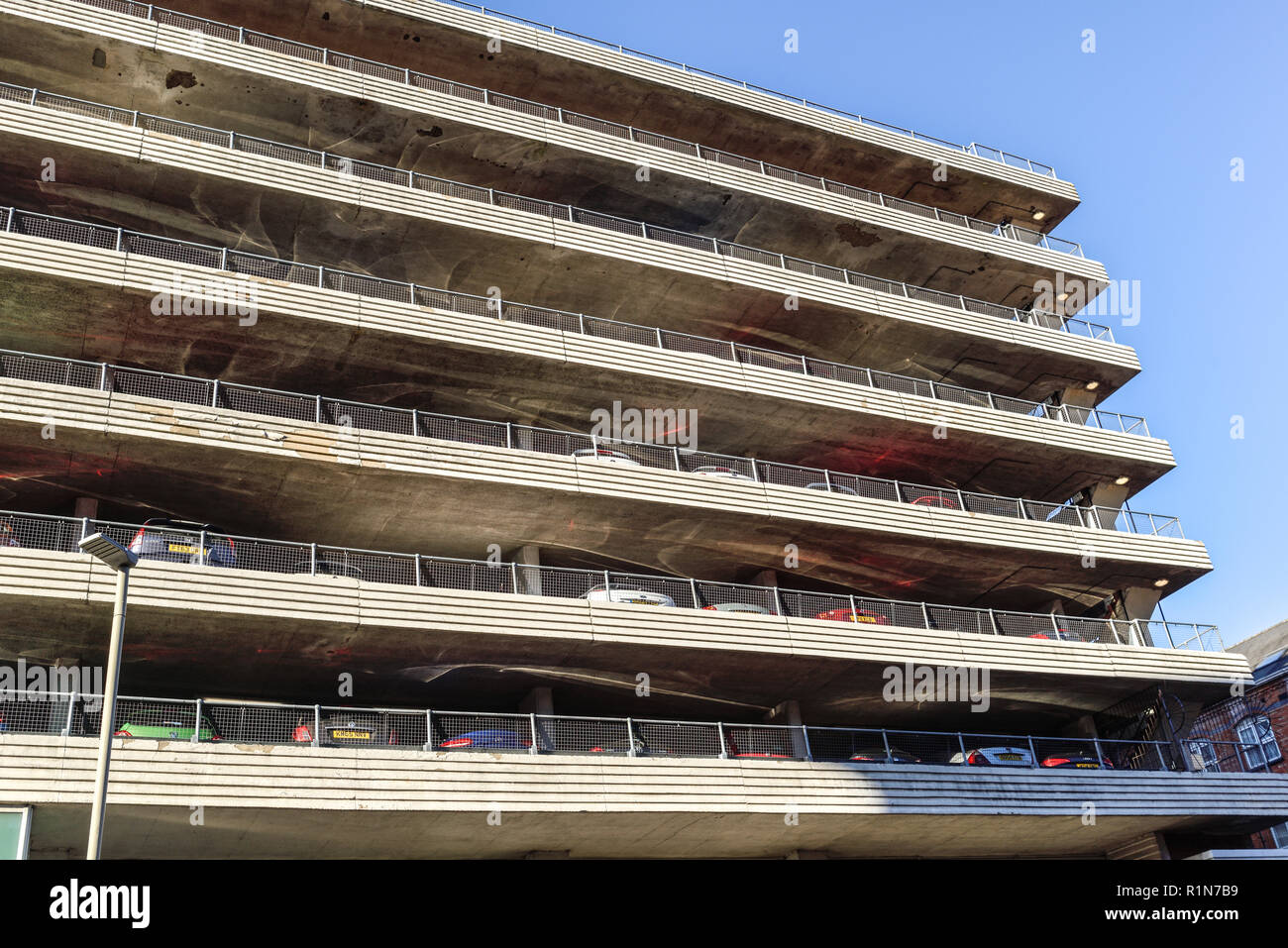 Un parking NCP multiniveau sur Welford Road dans le centre-ville de Leicester, Royaume-Uni. Banque D'Images