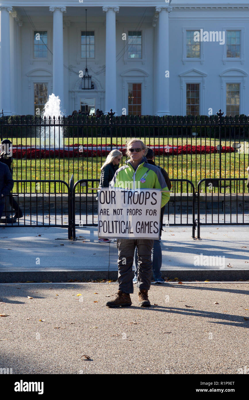 Trump anti manifestation devant le Whitehouse juste après les élections de mi-parcours. Banque D'Images