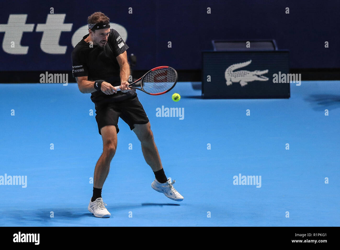 13 novembre 2018, l'O2 , , Londres, Angleterre ; Nitto ATP World Tour Finals, troisième jour ; Bruno Soares (Brésil) partenaire de Jamie Murray de Grande-bretagne en action lors de leur match contre Robert Farah de Columbia et Juan Sebastian Cabal de Colombie-Britannique : Crédit Fogliati Romena/News Images Banque D'Images