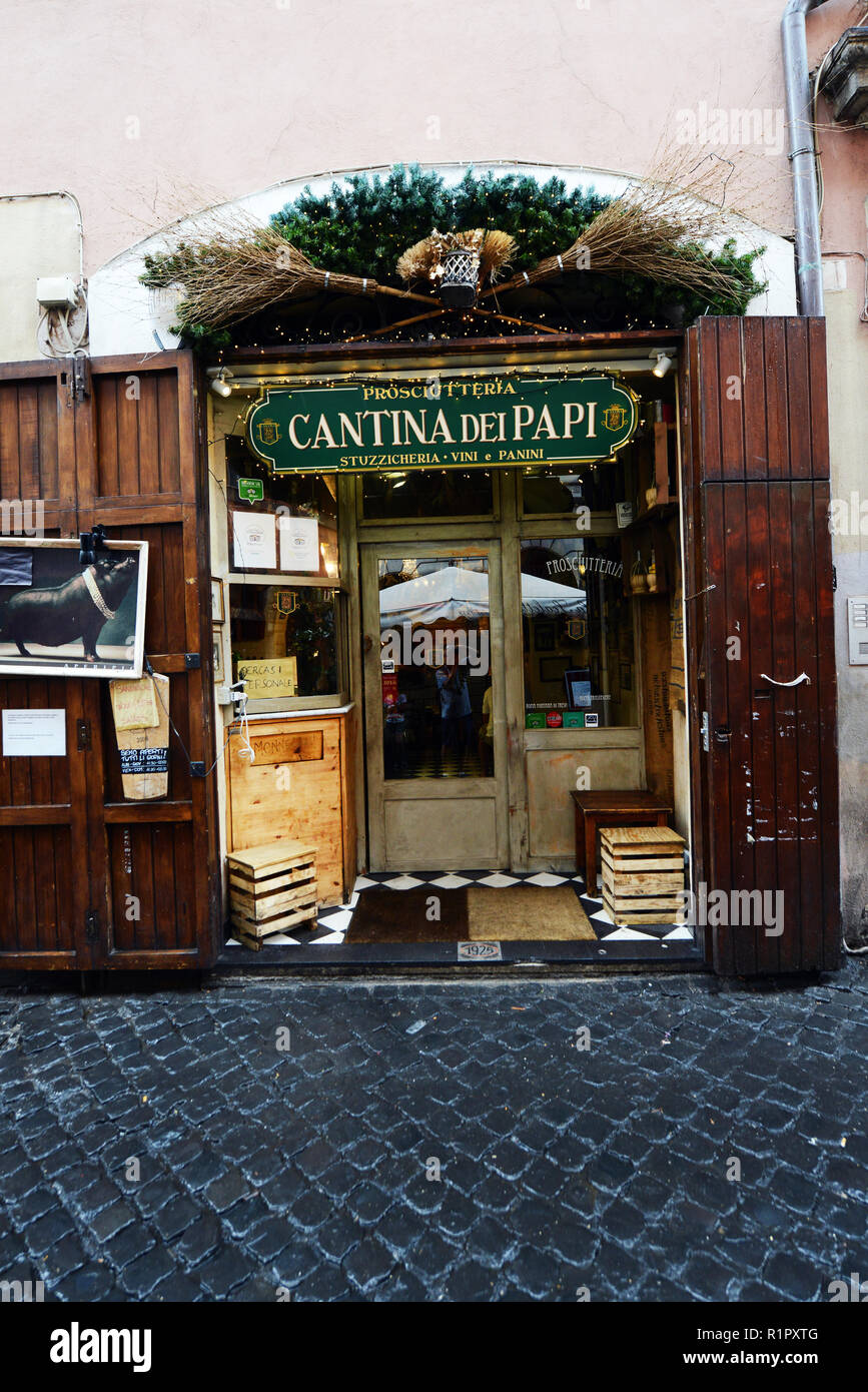 Prosciutteria Cantina dei Papi près de Trevi à Rome. Banque D'Images