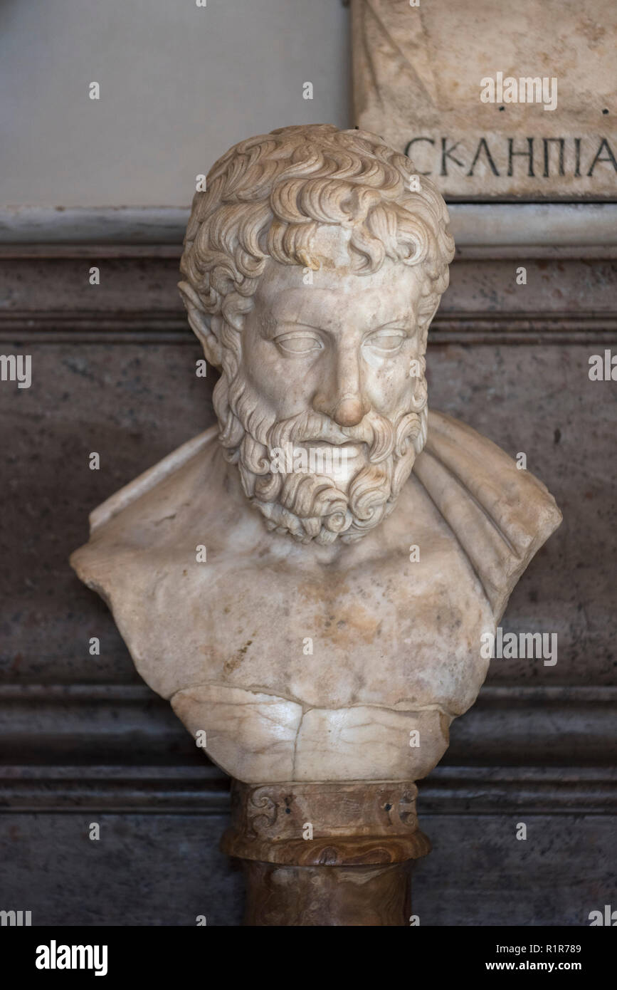 Rome. L'Italie. Buste de Metrodorus (330-277 av. J.-C.) dans la salle des philosophes, les musées du Capitole. Musei Capitolini. En copie romaine d'un G Banque D'Images