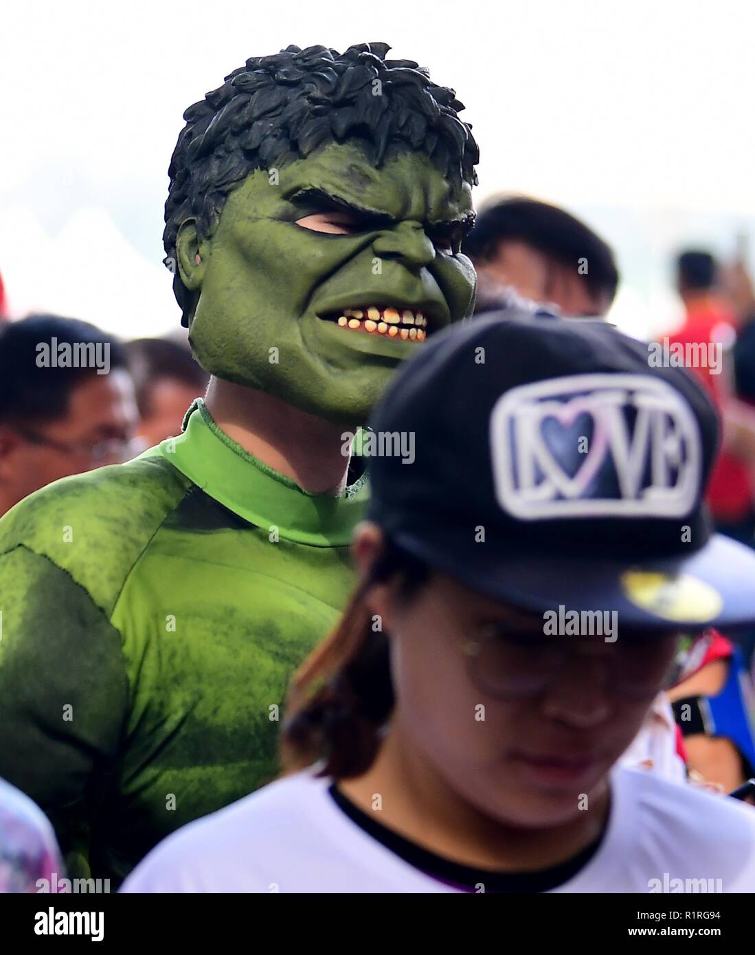 Shenyang, Shenyang, Chine. 14Th Nov, 2018. Shenyang, Chine-porteur portant les costumes de Spiderman, Hulk et Batman afficher au marathon qui s'est tenue à Shenyang, Liaoning Province du nord-est de la Chine. Crédit : SIPA Asie/ZUMA/Alamy Fil Live News Banque D'Images