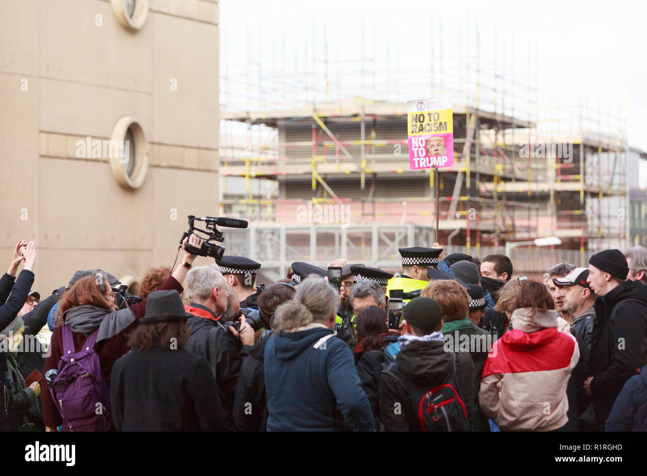 Edimbourg, Ecosse. UK. 14 novembre. En 2018. Manifestation devant le Centre de conférences international d'Édimbourg. L'hôte de l'événement de l'Union européenne de radiodiffusion Comité News Xchange à Alt-Right guru Steve Bannon. à Édimbourg. Pako Mera/Alamy Live News Banque D'Images