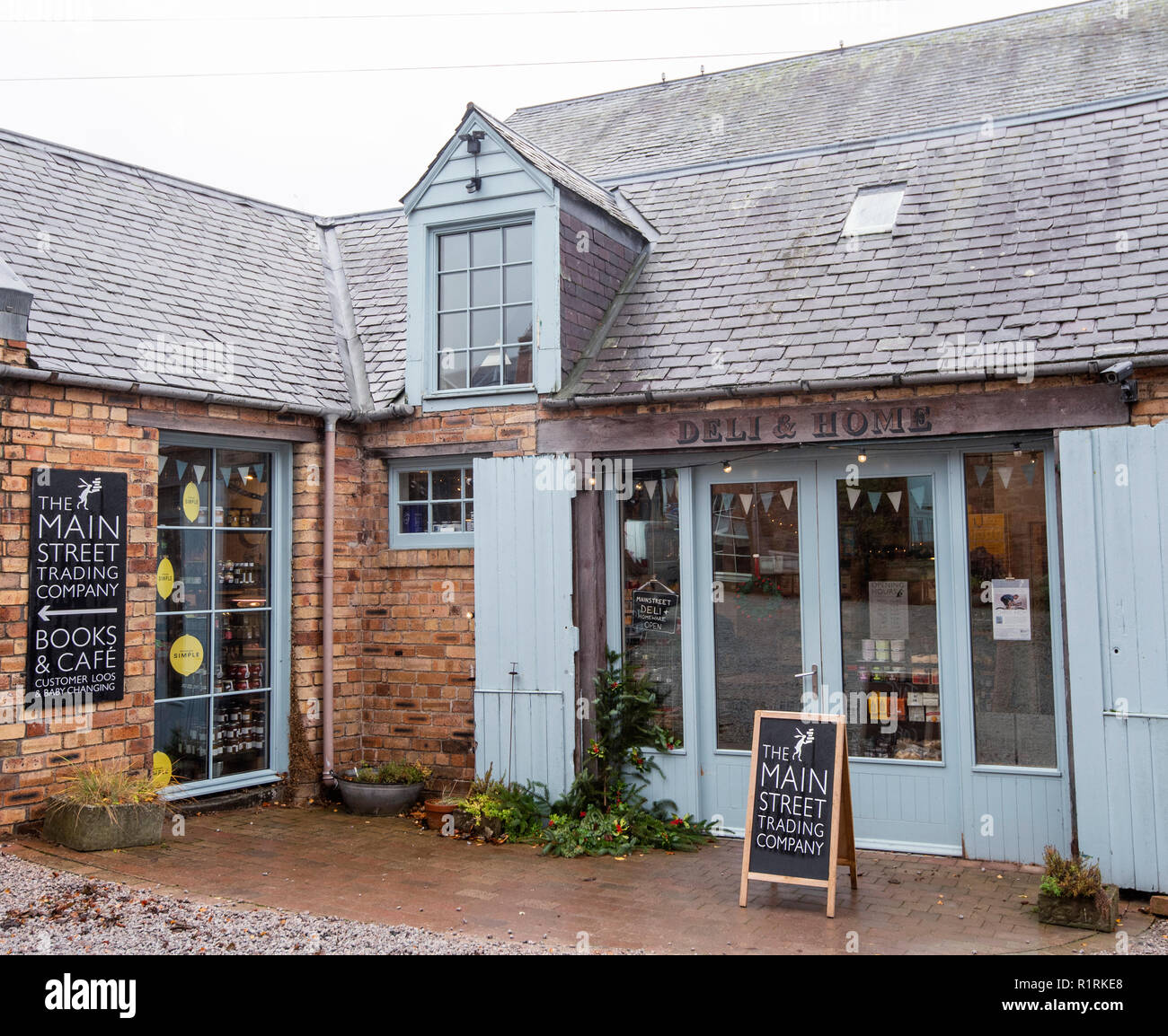 Mainstreet Trading Company , St Boswells, Scottish Borders, Scotland. 14 novembre 2018. Librairie St Boswells, café, traiteur nommé la Meilleure petite boutique de 2018, décerné par la Confédération des détaillants indépendants. Une librairie, café, deli & boutique accessoires basé à St Boswells, dans l'Ecosse rurale, a été nommée meilleure petite boutique de la Grande-Bretagne de 2018 à un événement au Parlement. Une librairie indépendante, la librairie de la rue principale de l'entreprise Commercial & cafe, a été nommée meilleure petite boutique de la Grande-Bretagne de 2018. Credit : phil wilkinson/Alamy Live News Banque D'Images