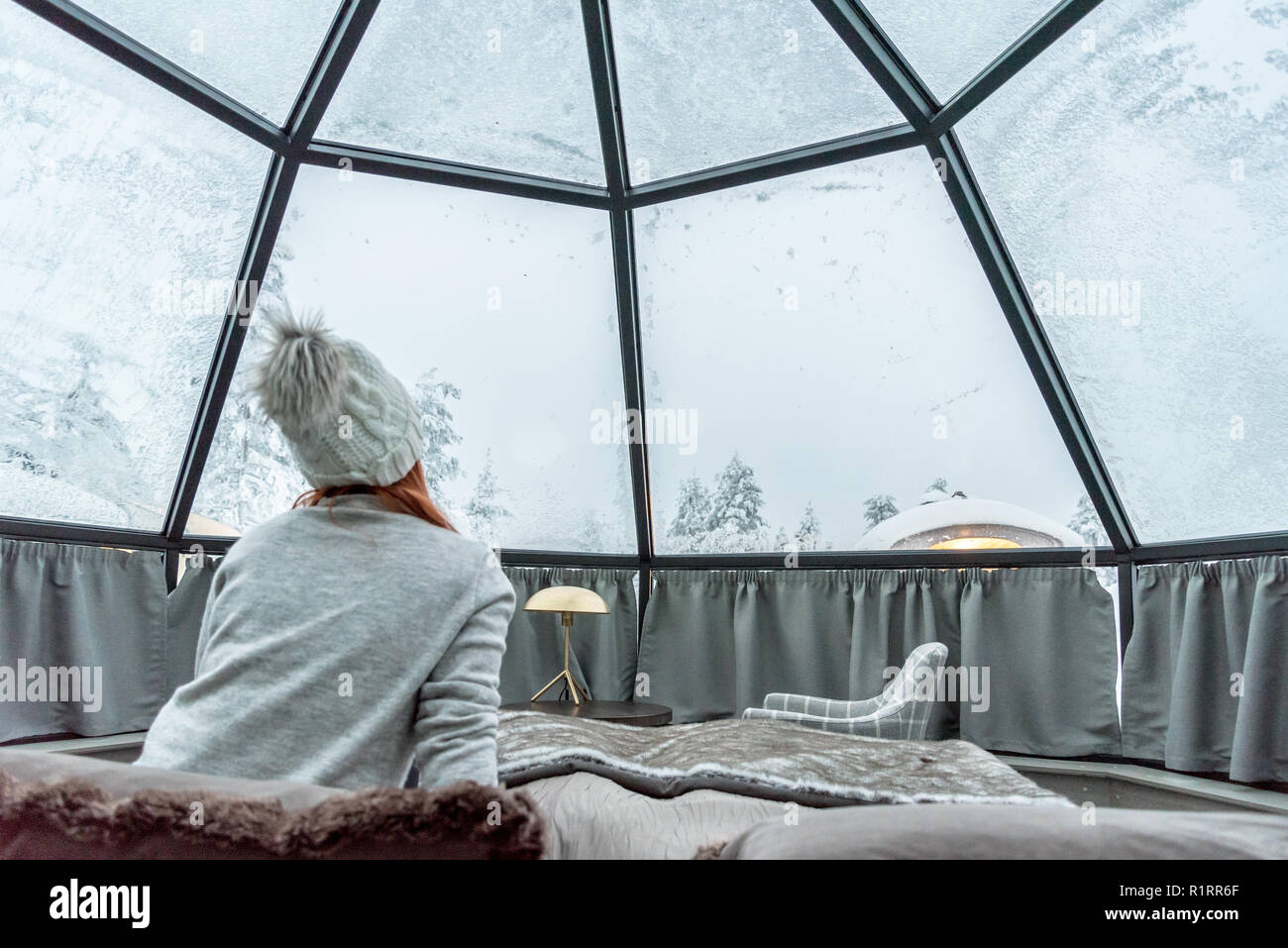 Igloo de verre en Laponie hébergement près de Sirkka, Finlande Photo Stock  - Alamy