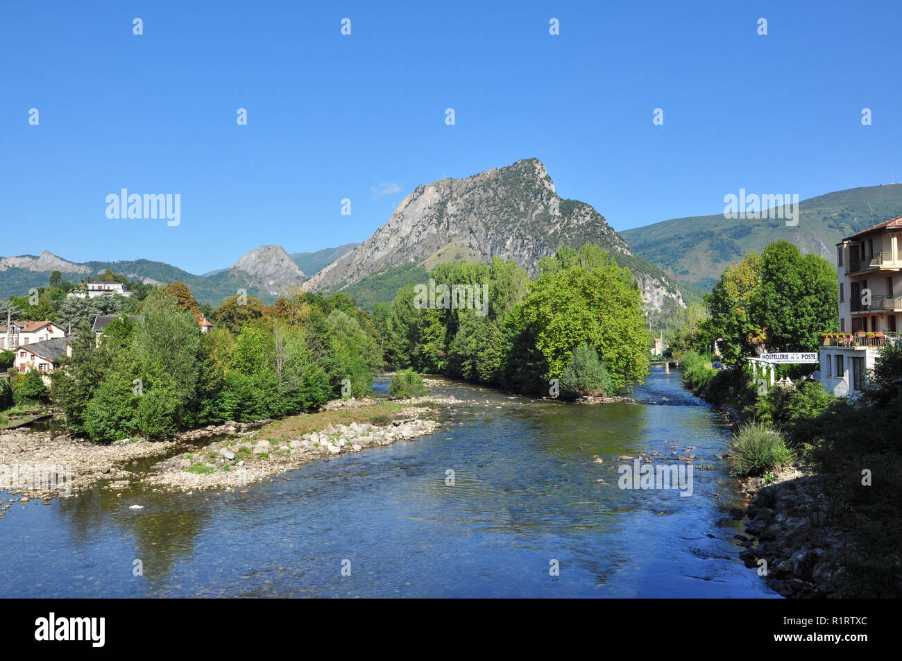 Ariège et les collines environnantes, Tarascon-sur-Ariège, Ariège, Occitanie, France Banque D'Images