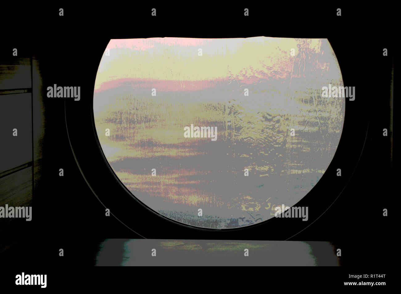 Paquebot de croisière avec fenêtre ronde effet affiche et post-traitement créatif Banque D'Images