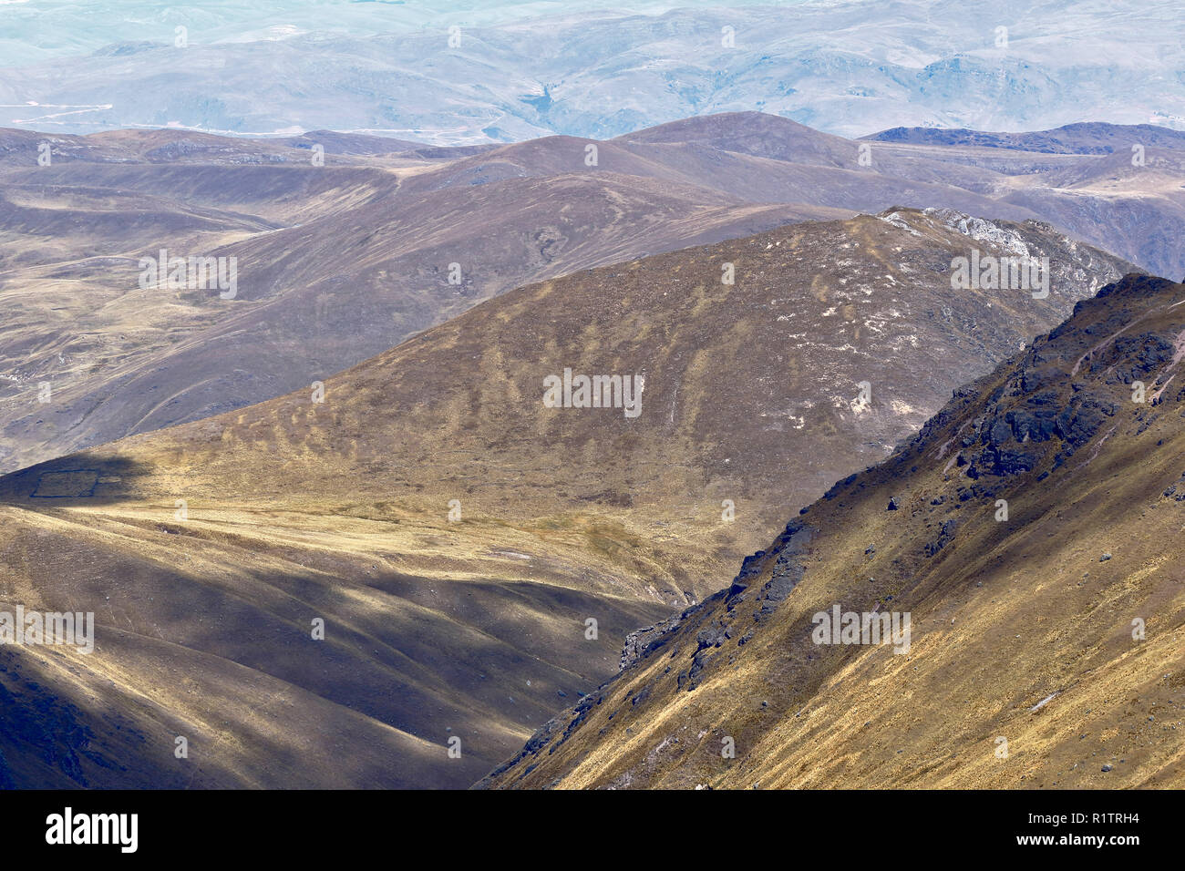 Montagnes de la cordillère centrale des Andes péruviennes Banque D'Images