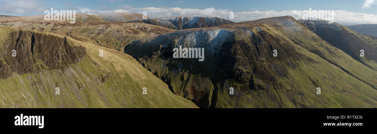 Coombs blanc et noir de l'autre côté de la chape de selle Hope Valley, Moffat hills, Ecosse Banque D'Images