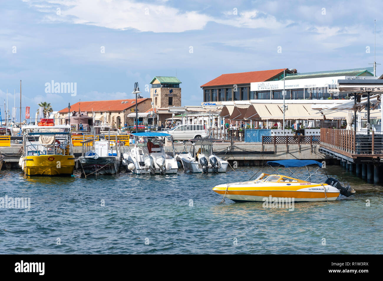 Vue sur le port de Paphos, Paphos, Paphos (District), République de Chypre Banque D'Images