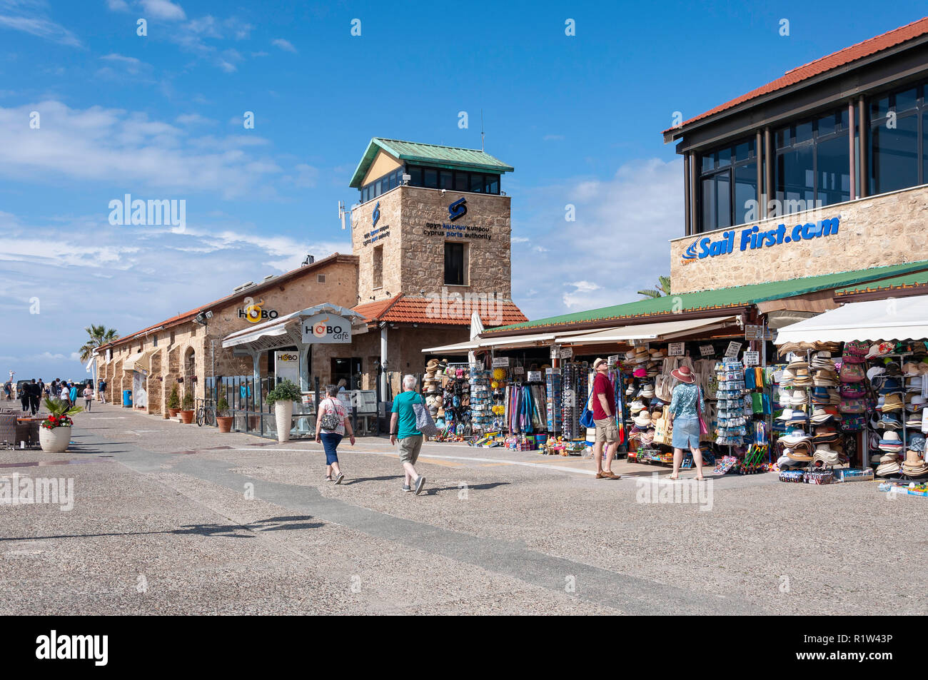 Promenade du port de Paphos, Paphos, Paphos (District), République de Chypre Banque D'Images