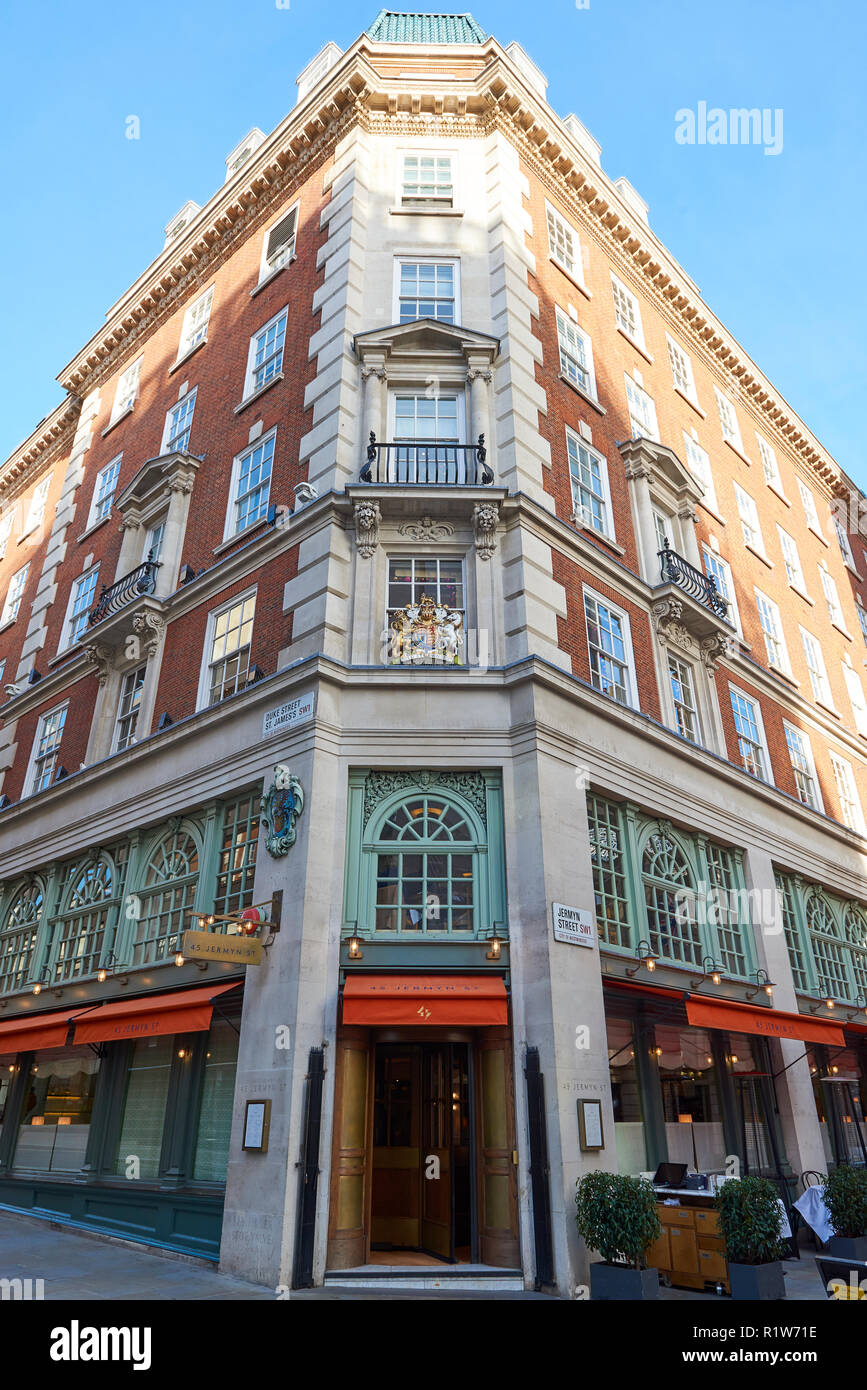 Prise de vue au grand angle de 45 Jermyn Street entrée du restaurant à Mayfair, Londres, UK Banque D'Images