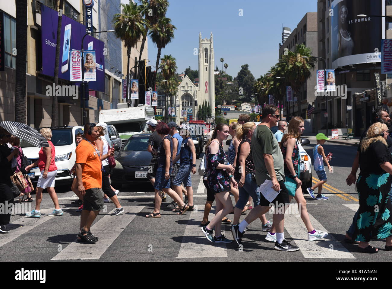 HOLLYWOOD - 7 août 2018 : les gens sur le célèbre walk of fame sur Hollywood boulevard à Hollywood, CA. Banque D'Images