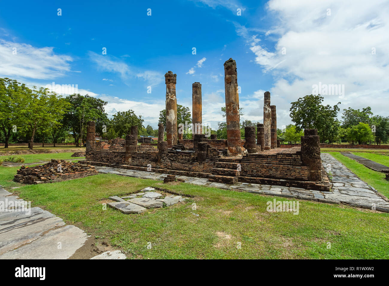 Site du patrimoine mondial de l'Wat Chetuphon dans le parc historique de Sukhothai, Thaïlande, province de Sukhothai. Banque D'Images